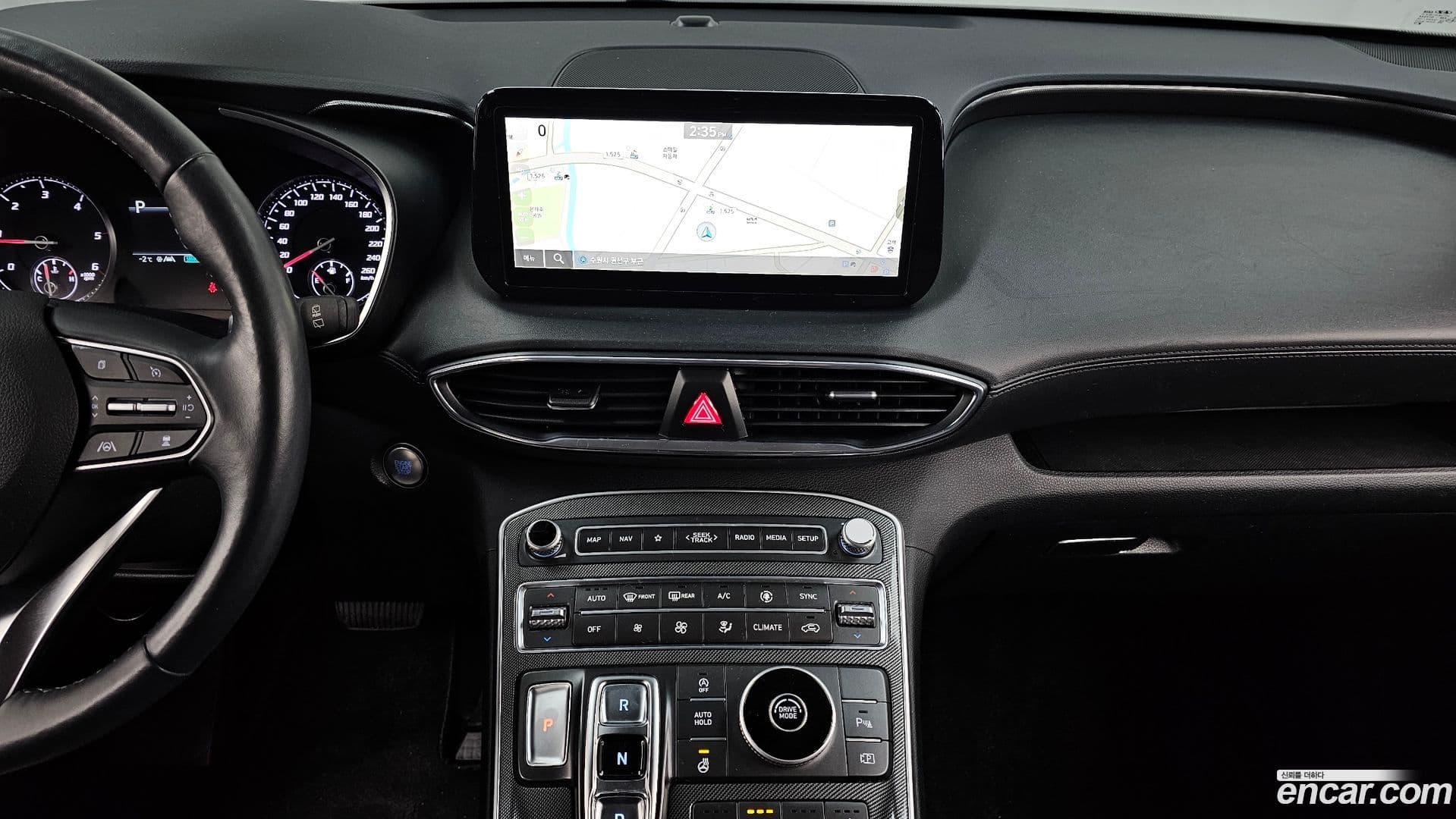 Main__Slider__Photo:Santafe Hyundai 2022.10-13