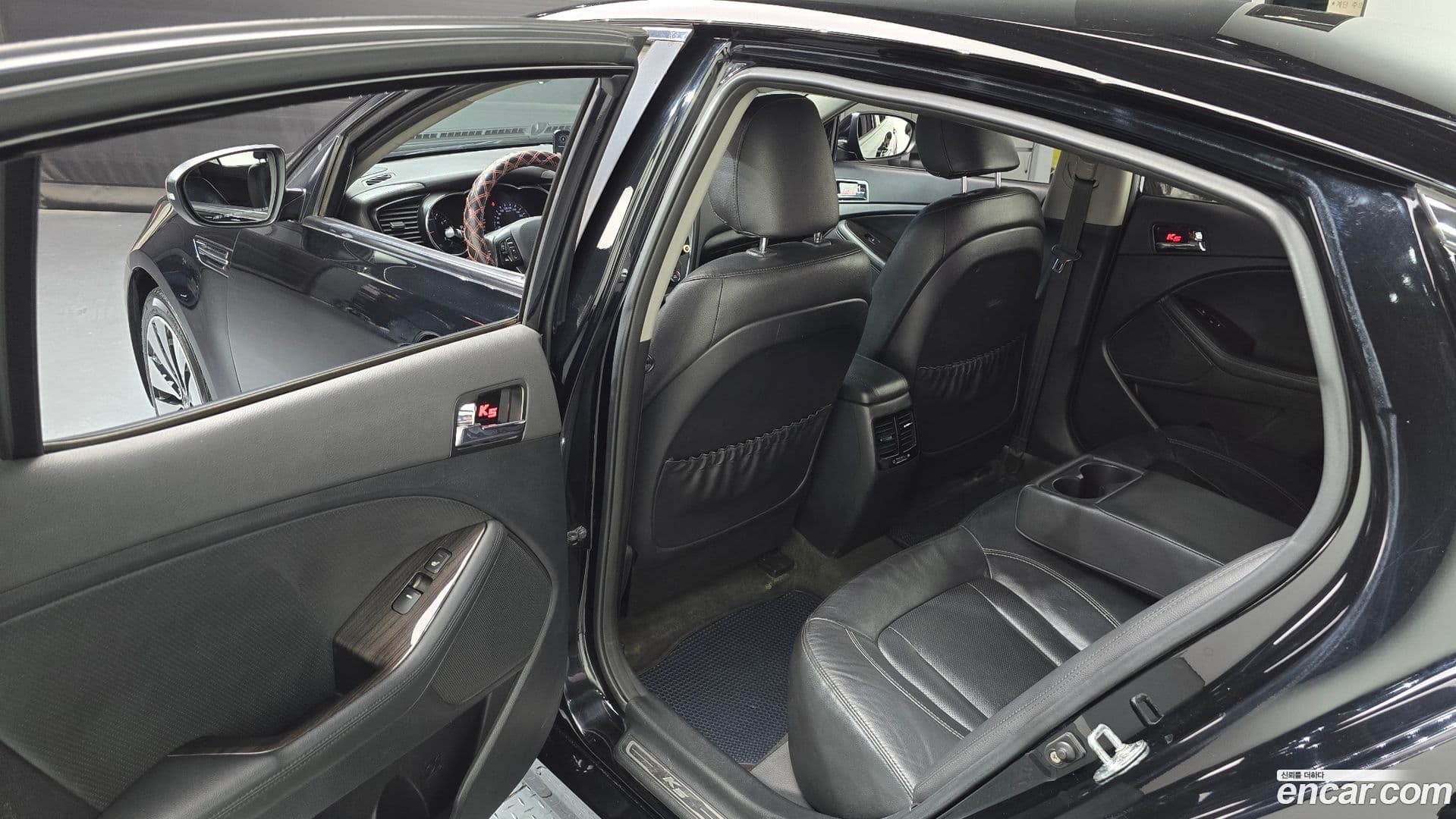 Main__Slider__Photo:K5 Kia 2012.1-10