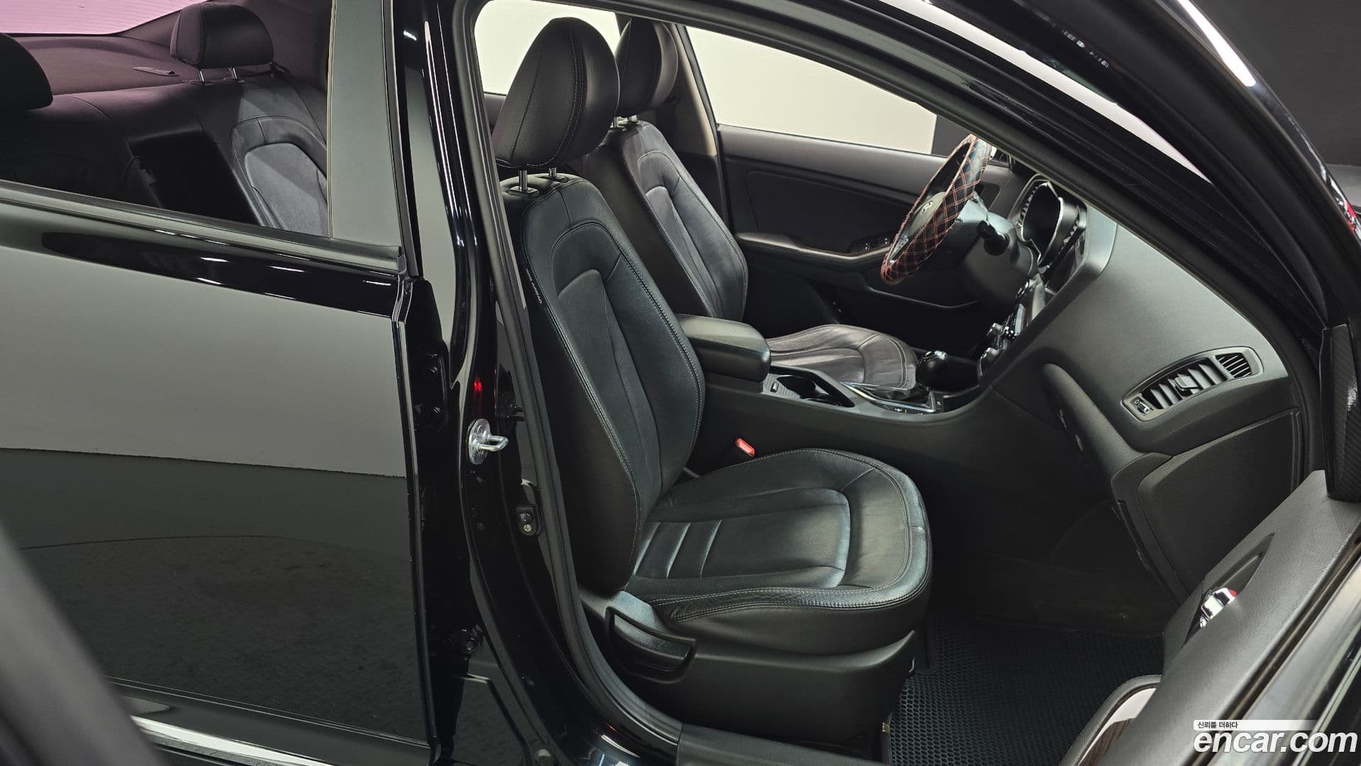 Main__Slider__Photo:K5 Kia 2012.1-11