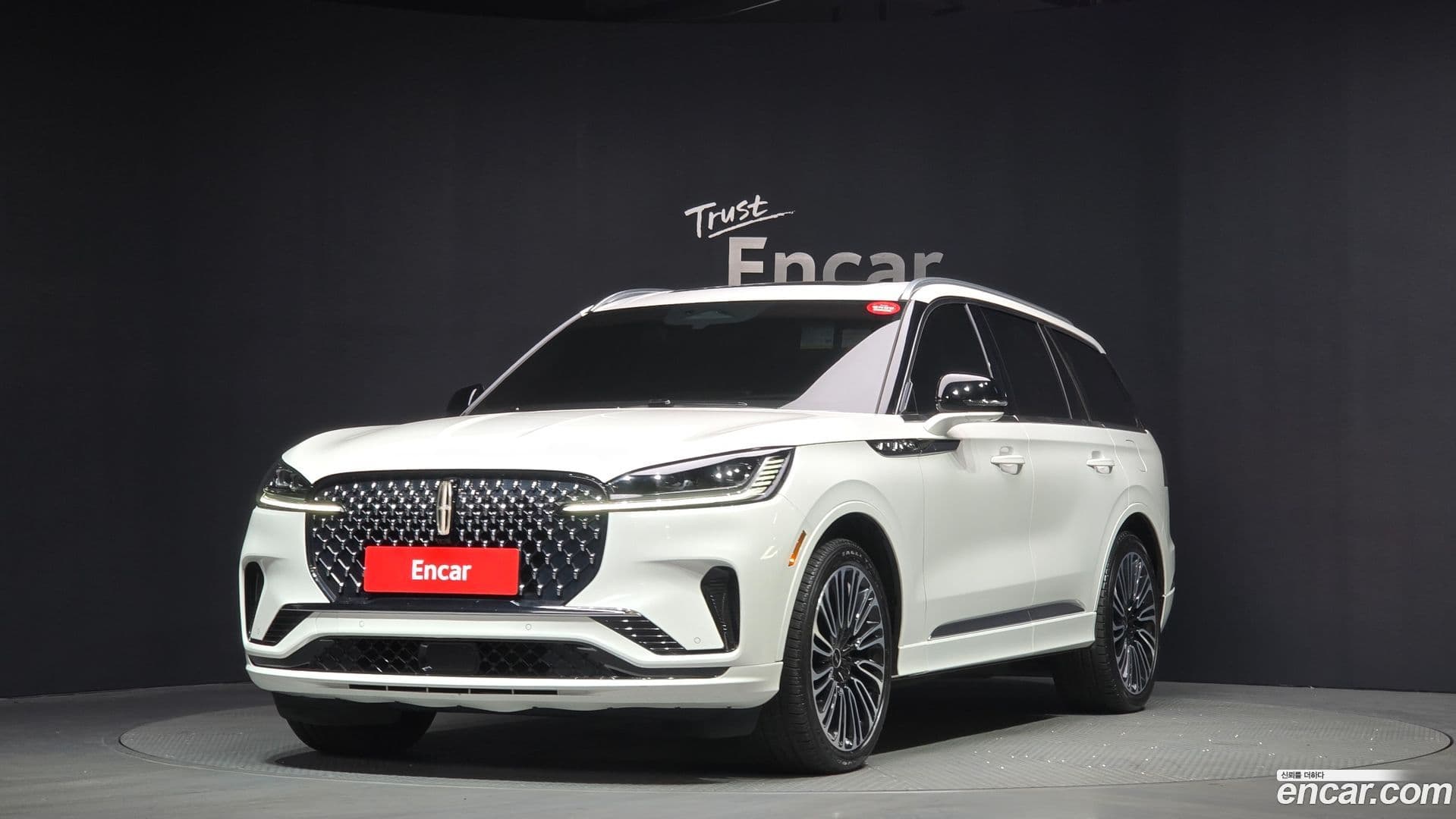 Main__Slider__Photo:Aviator Lincoln 2024.9-0