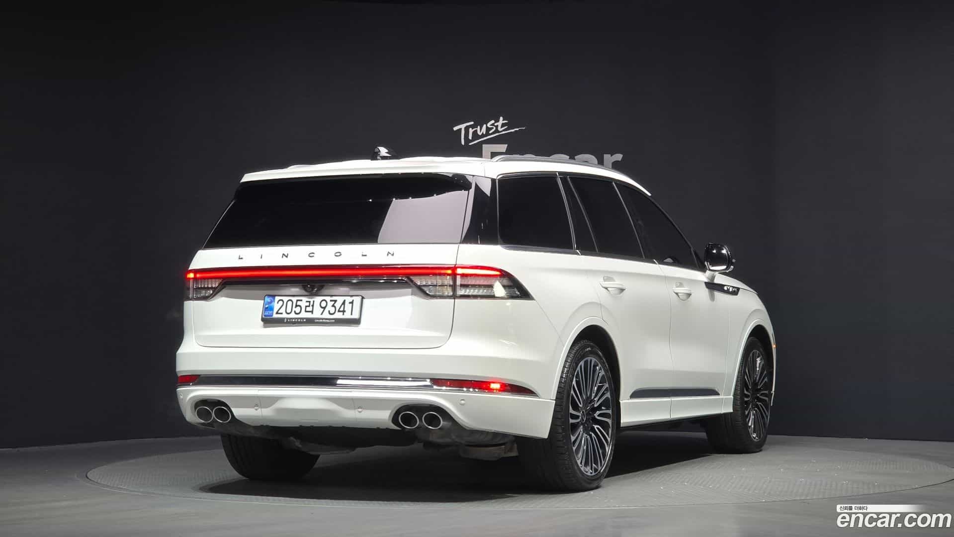 Aviator Lincoln 2024.9-OUTER-002