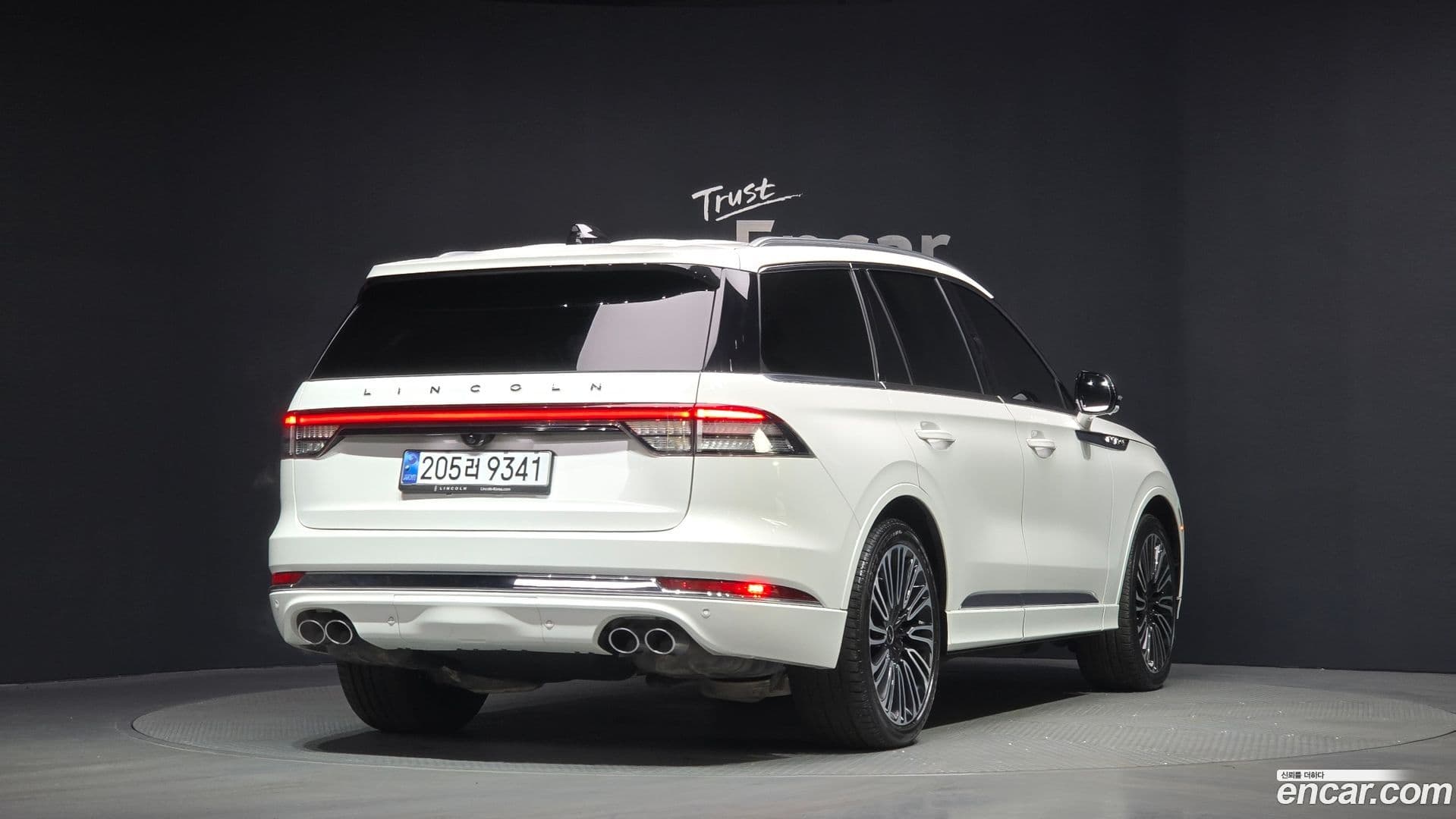 Main__Slider__Photo:Aviator Lincoln 2024.9-1