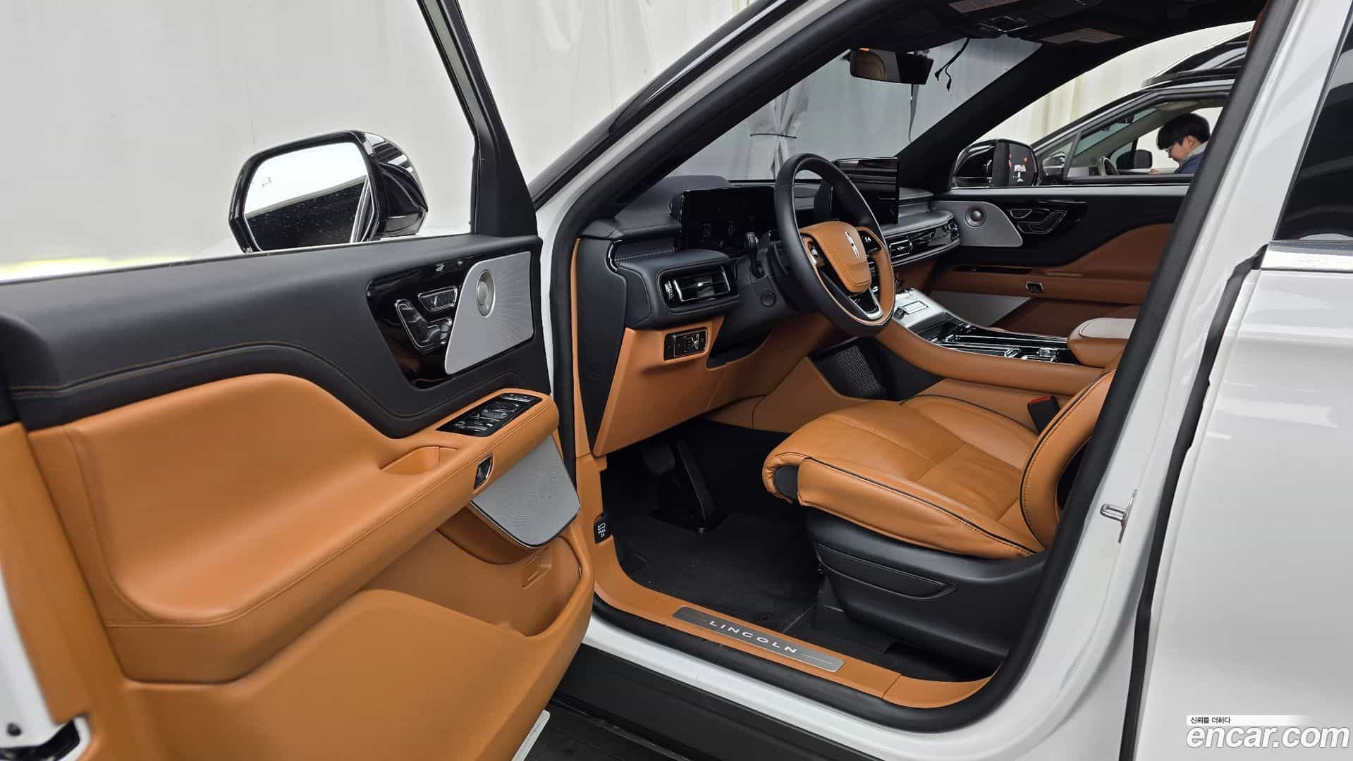 Aviator Lincoln 2024.9-INNER-010