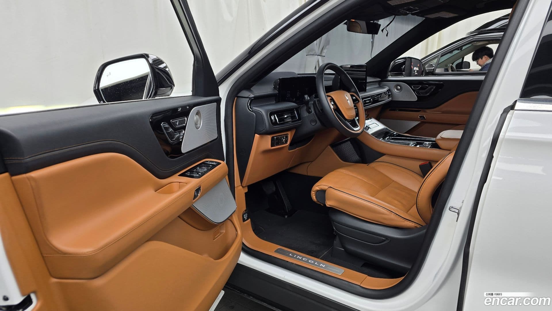 Main__Slider__Photo:Aviator Lincoln 2024.9-9