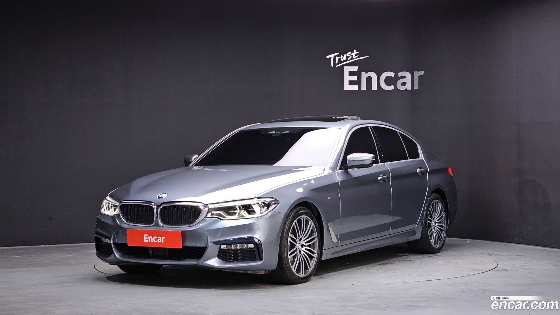 Main__Slider__Photo:5-Series BMW 2018.8-0