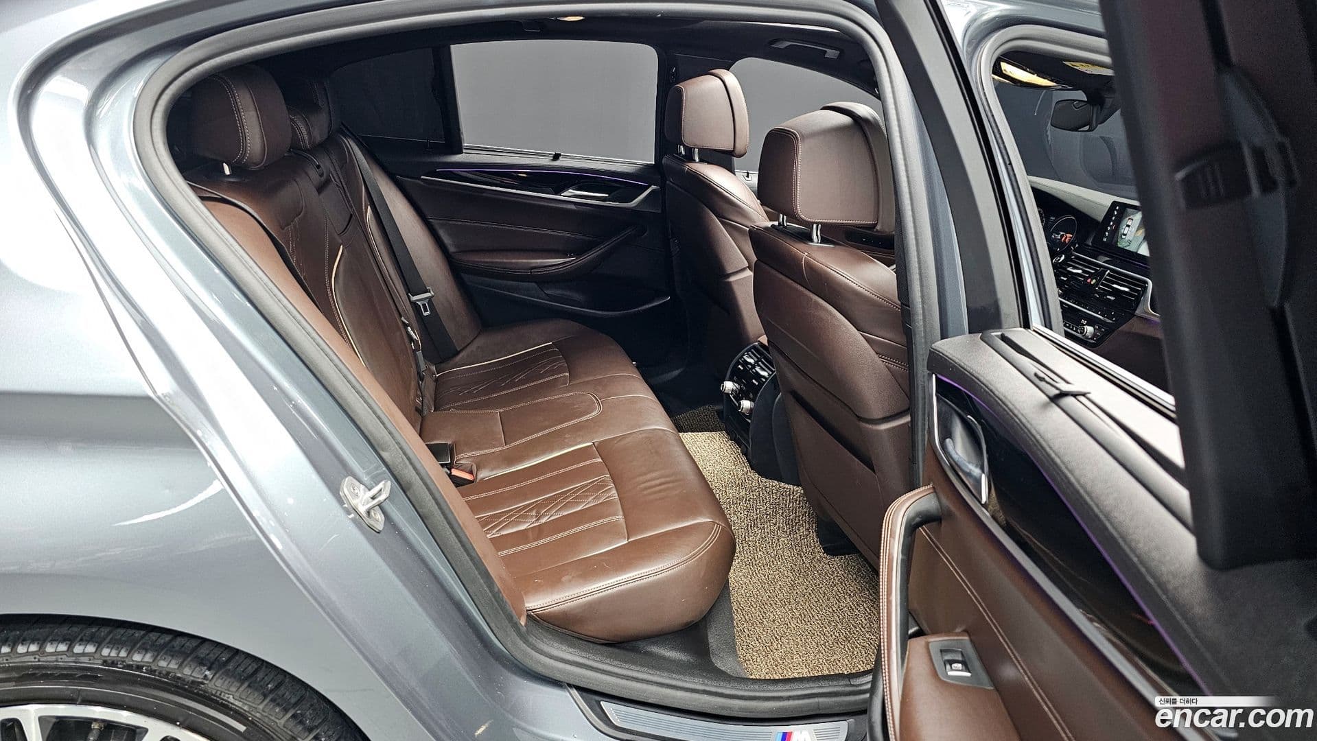 Main__Slider__Photo:5-Series BMW 2018.8-10