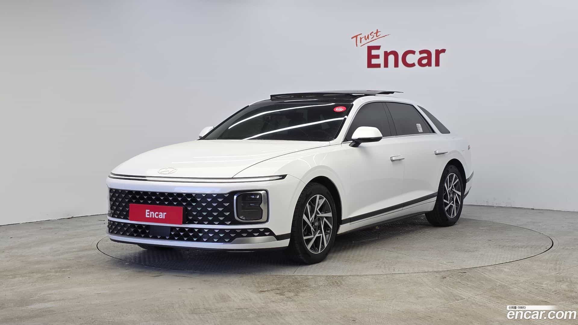 Grandeur Hyundai 2023.0-OUTER-001