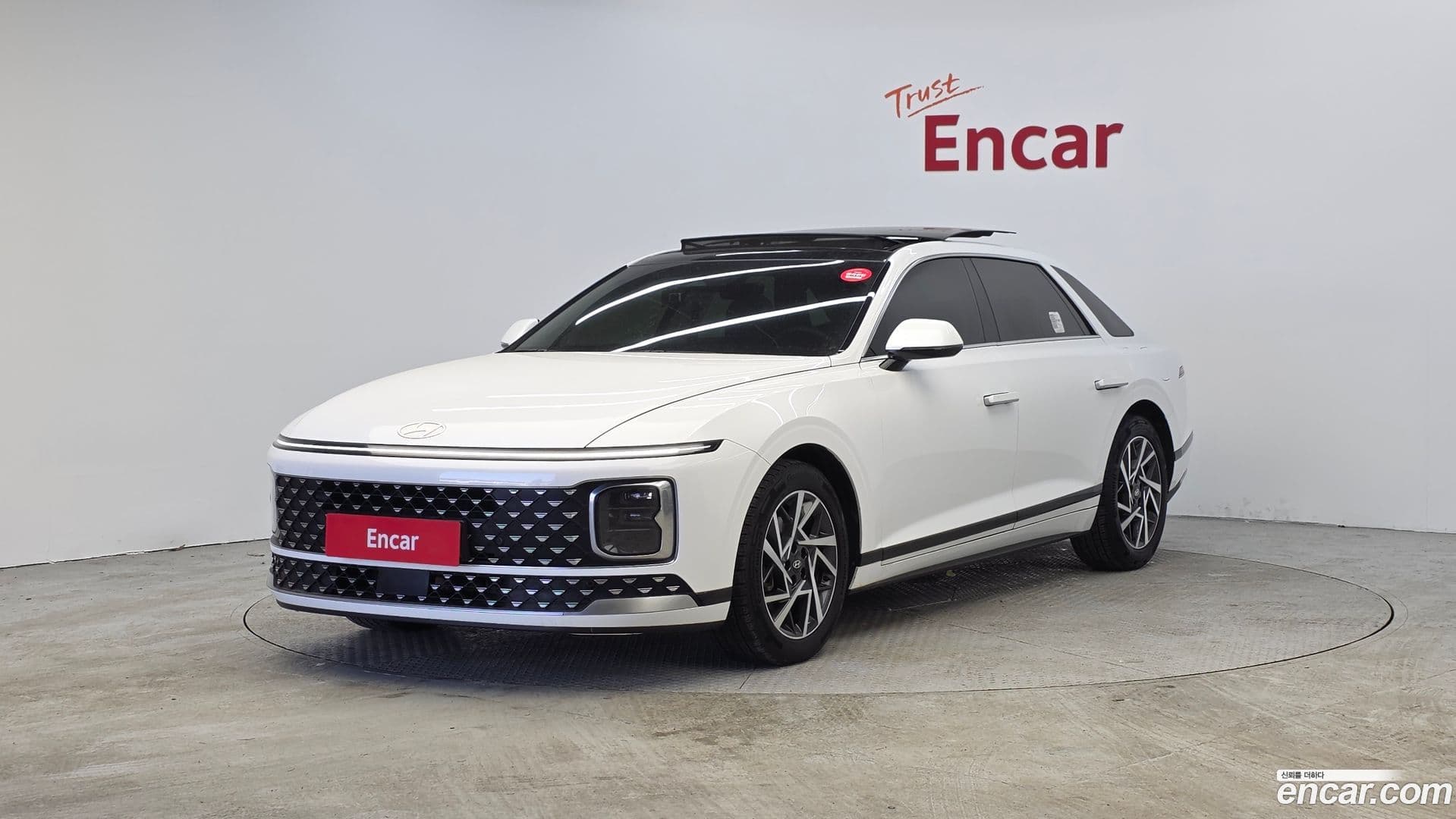 Main__Slider__Photo:Grandeur Hyundai 2023.0-0