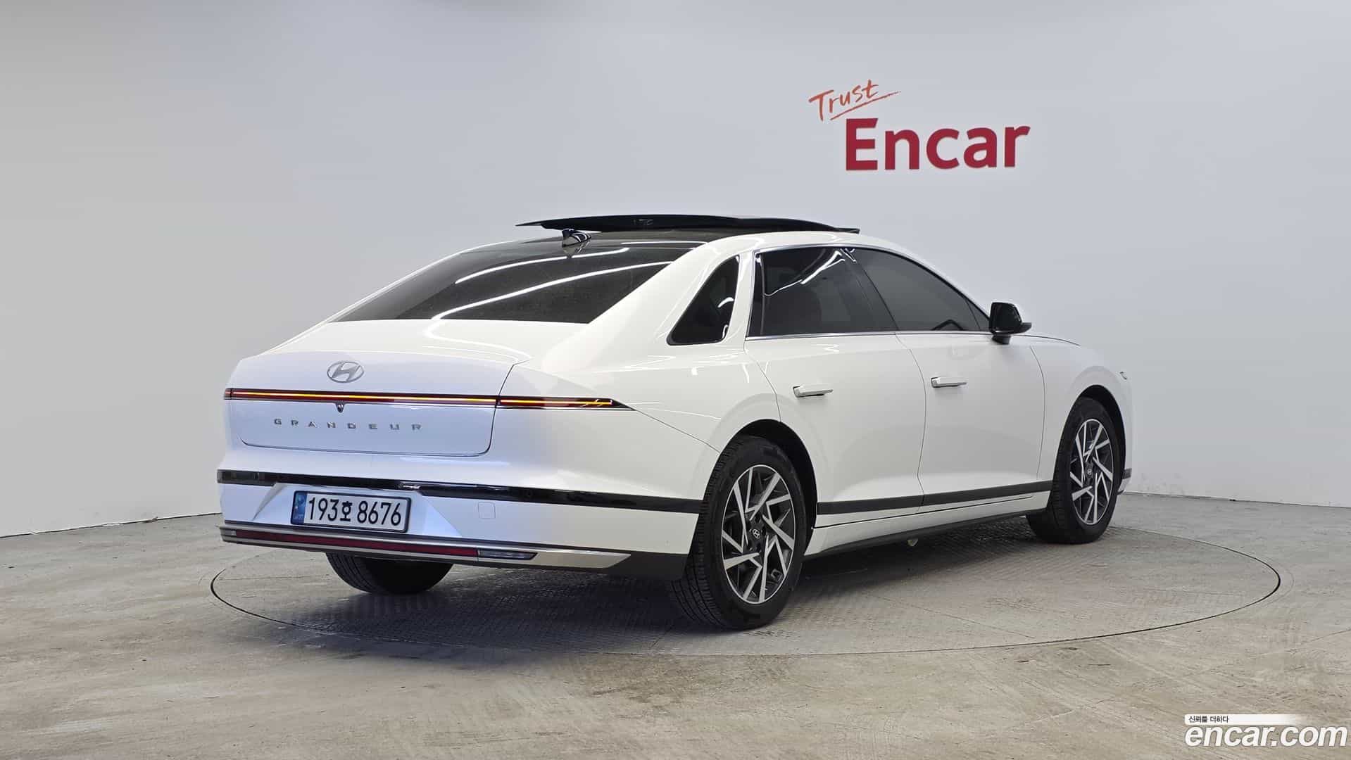 Grandeur Hyundai 2023.0-OUTER-002