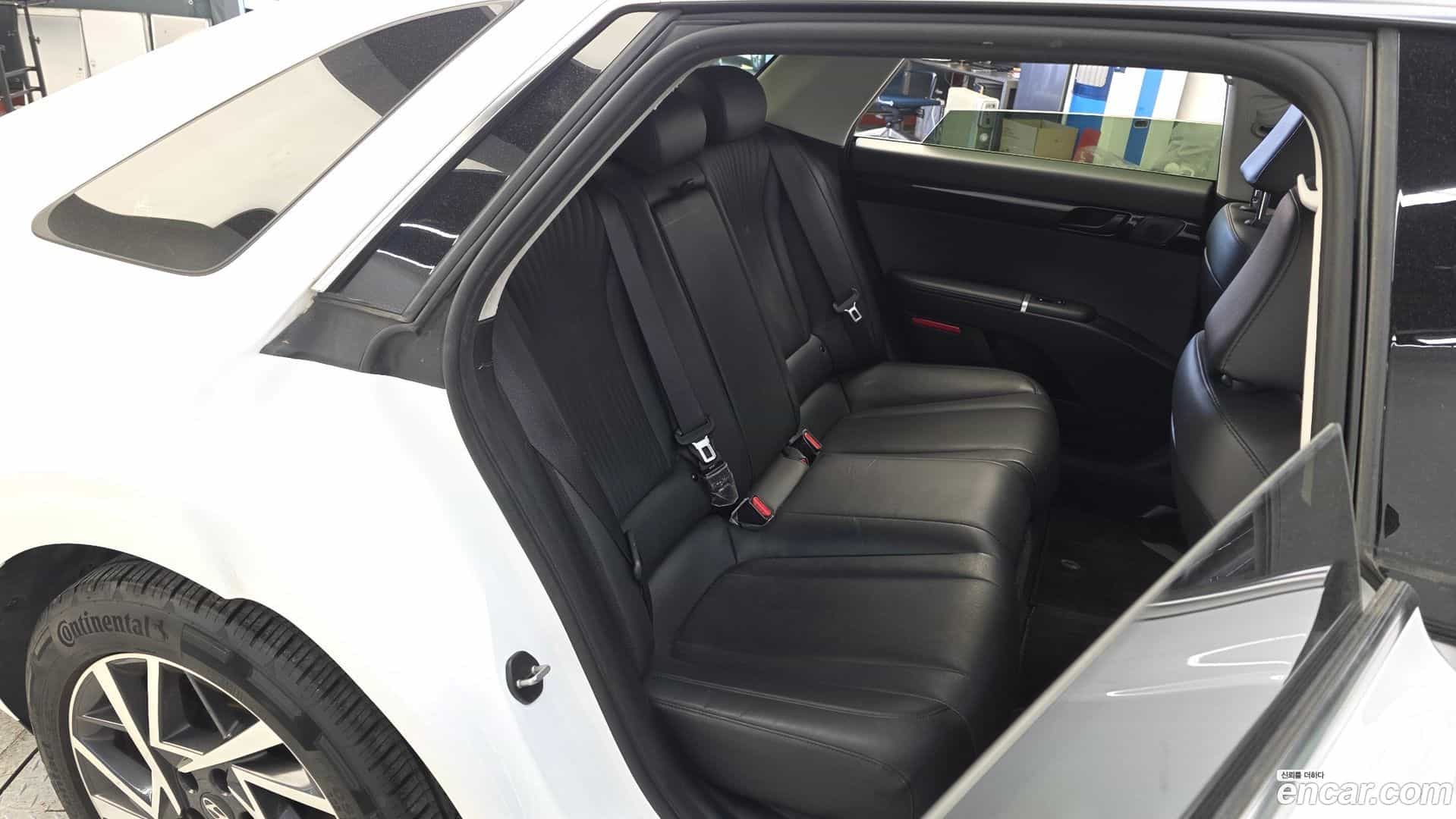 Grandeur Hyundai 2023.0-OPTION-015