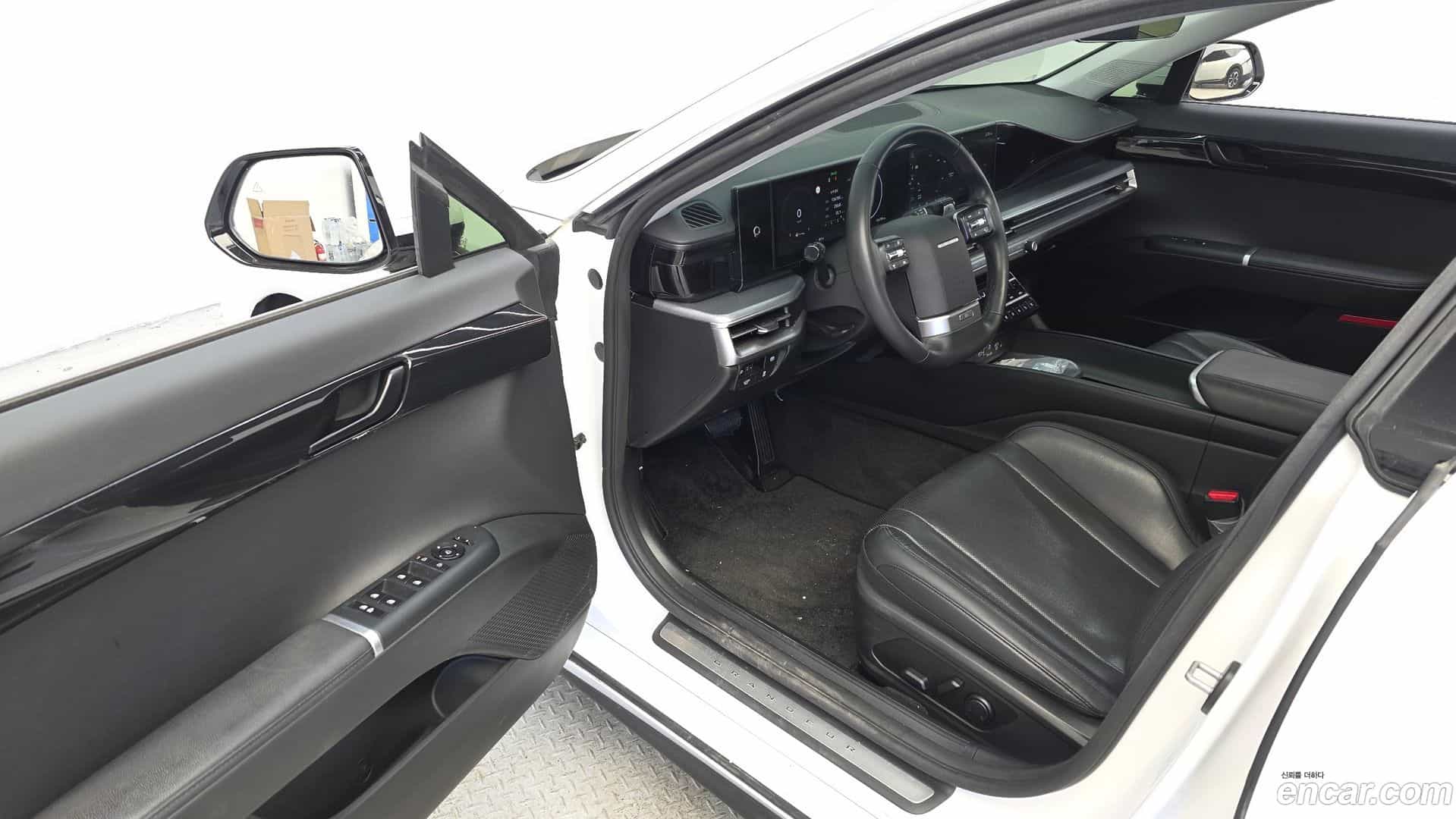 Grandeur Hyundai 2023.0-OPTION-016