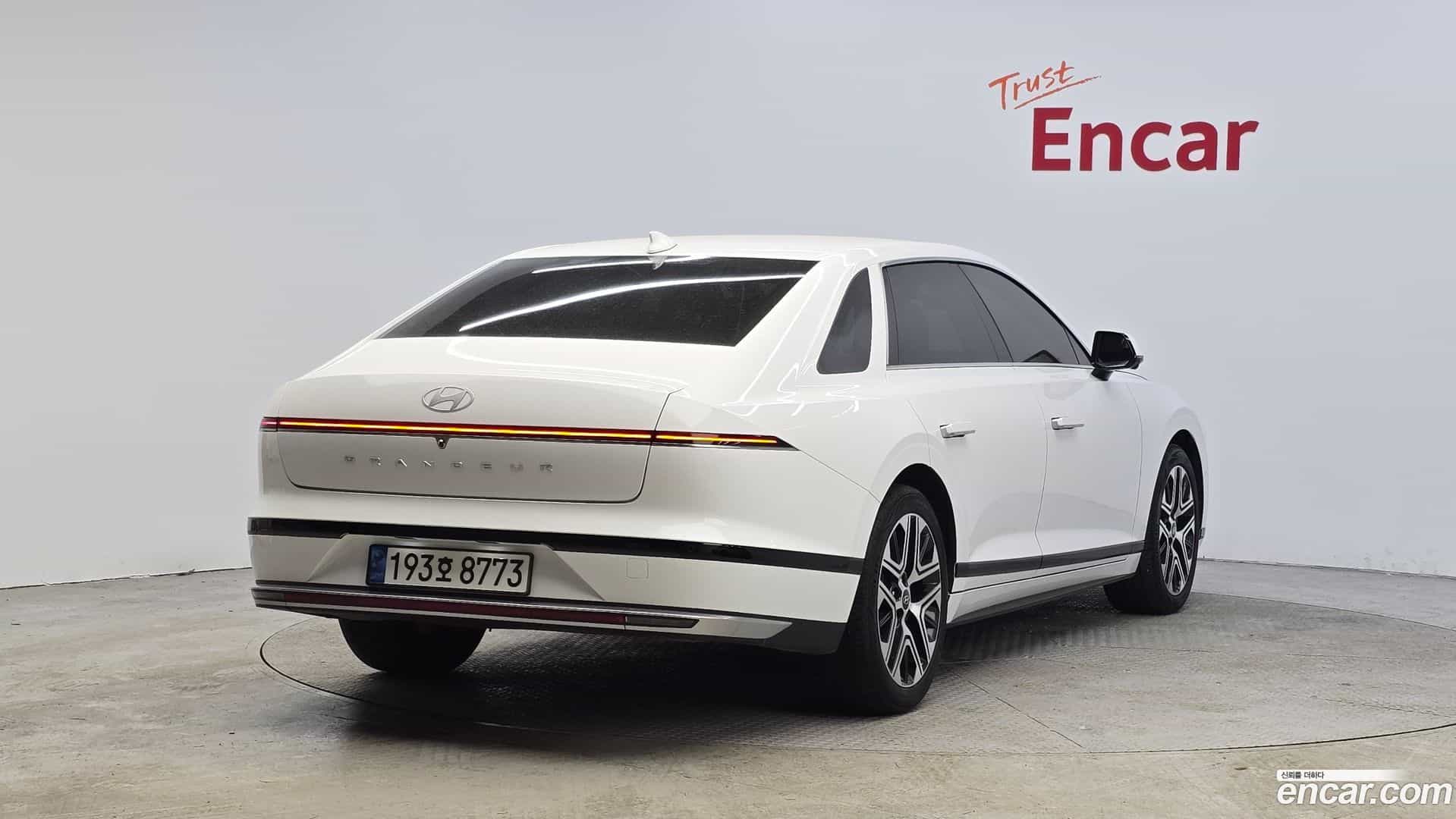 Grandeur Hyundai 2023.0-OUTER-002