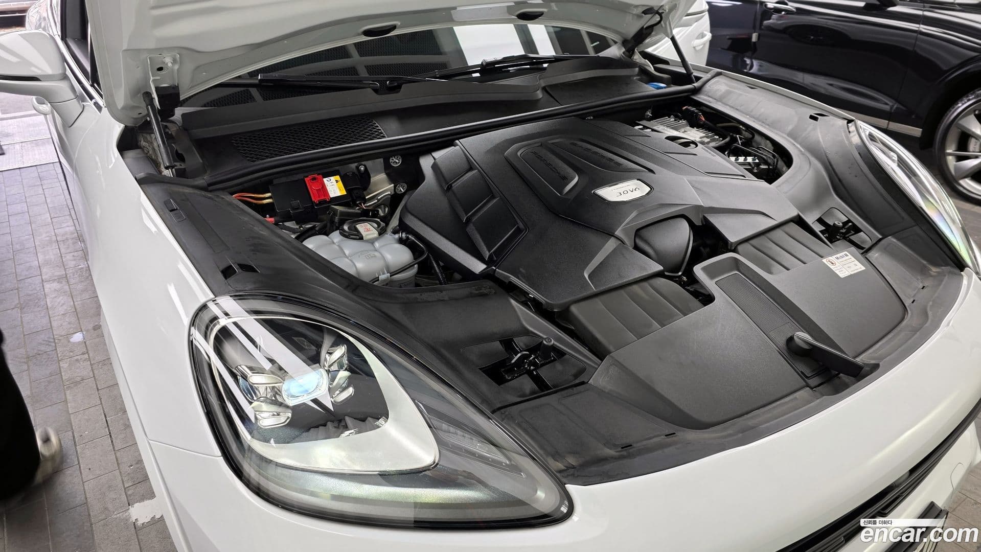 Main__Slider__Photo:Cayenne Porsche 2022.5-5