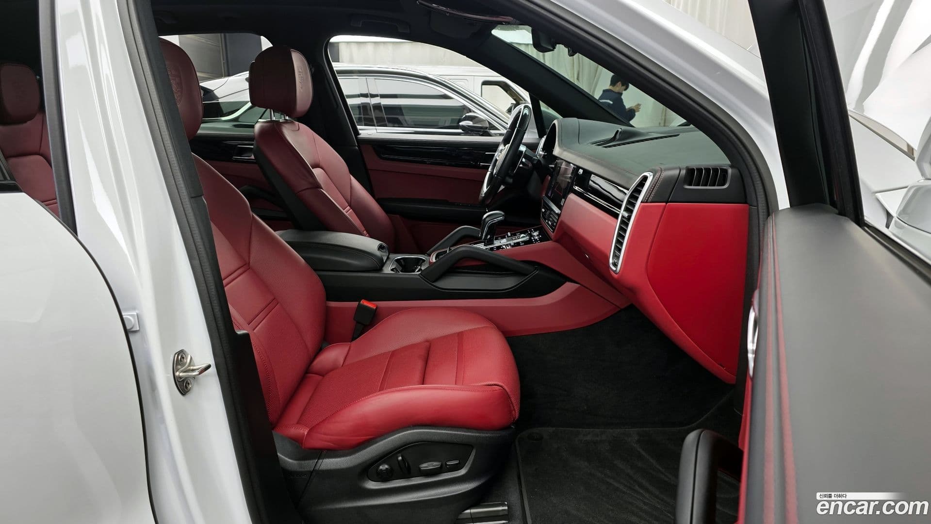 Main__Slider__Photo:Cayenne Porsche 2022.5-10