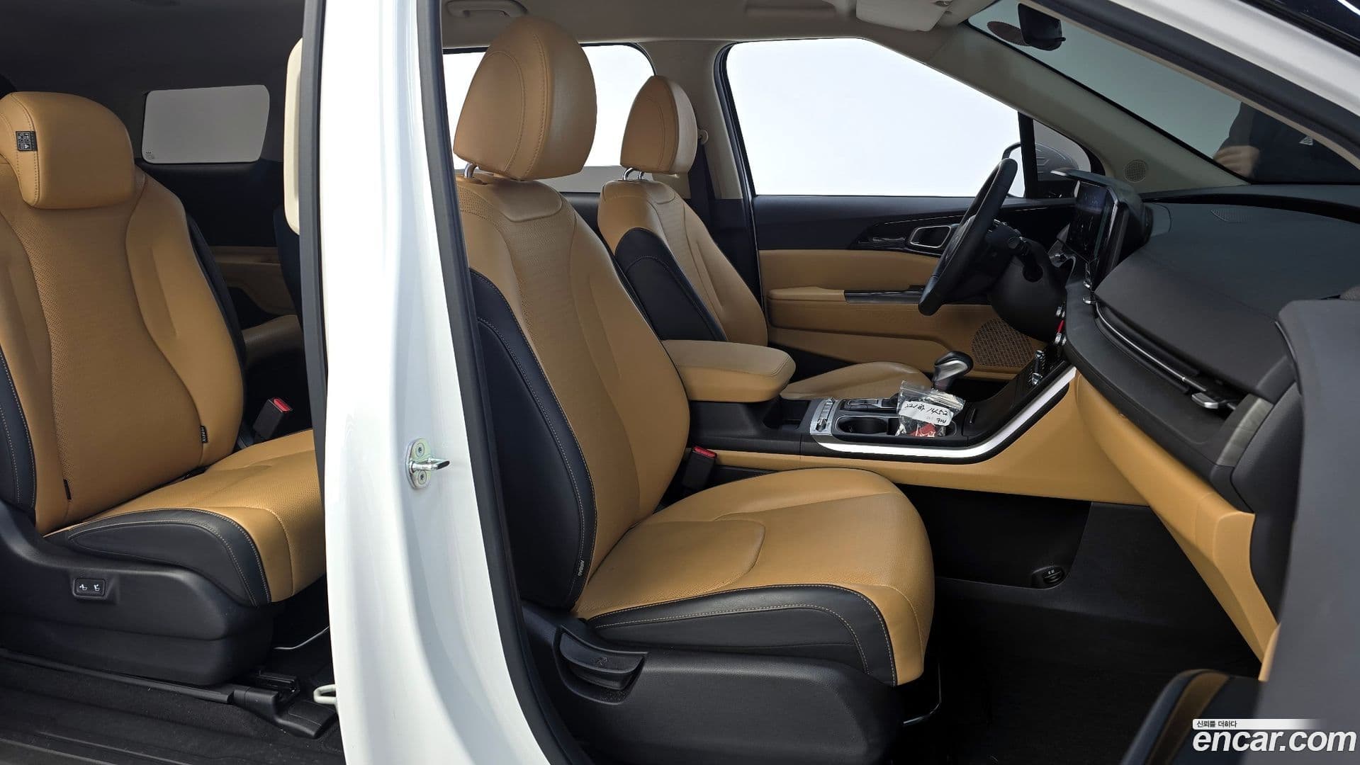 Main__Slider__Photo:Canival Kia 2023.4-9