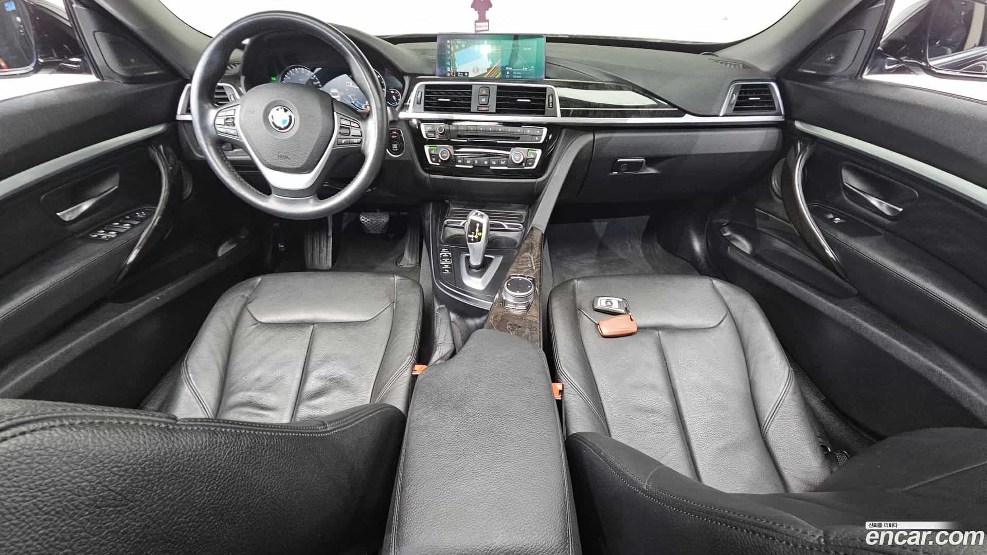 Gran Turismo BMW 2019.10-INNER-007