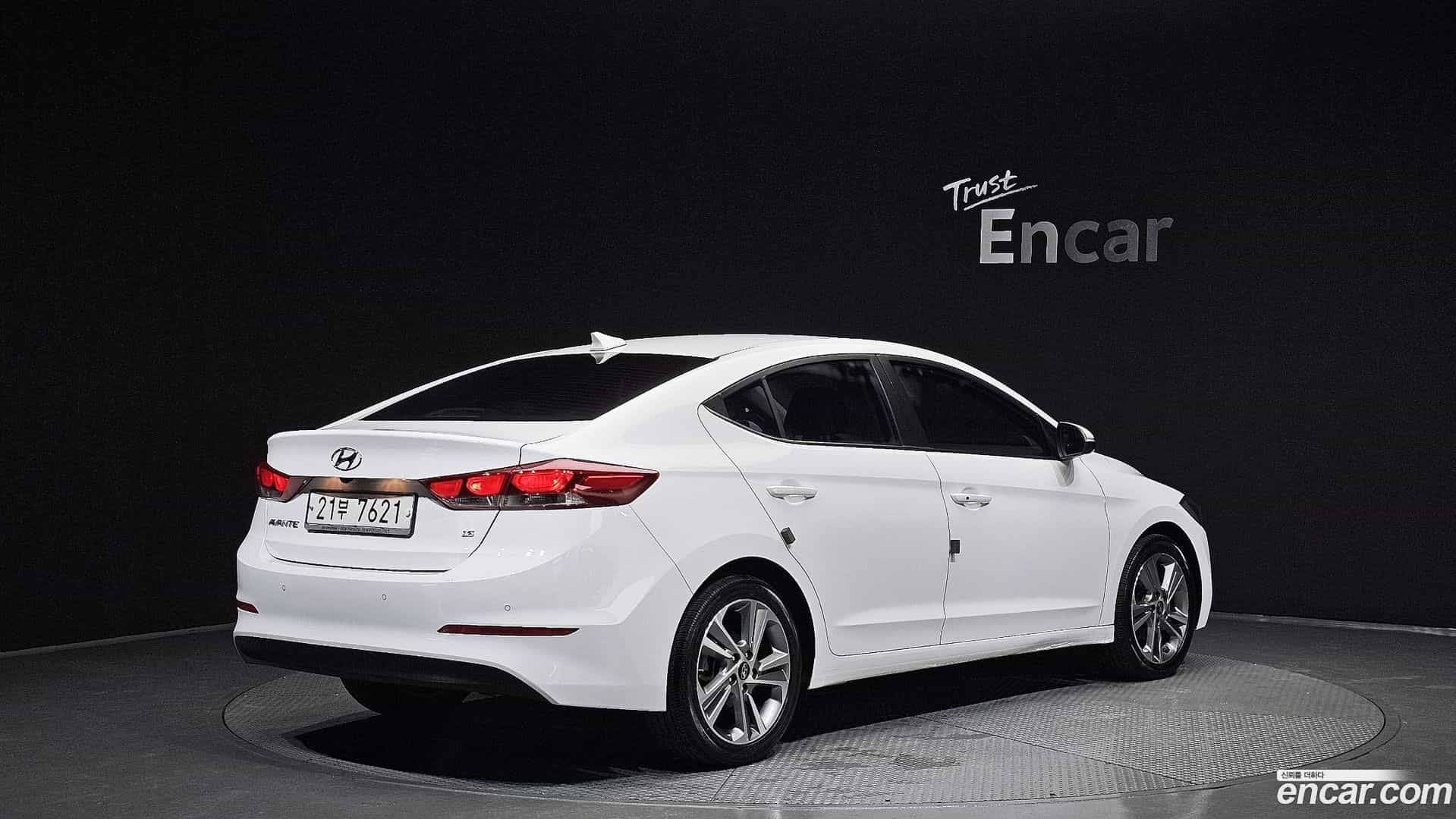 AVANTE Hyundai 2017.10-OUTER-002