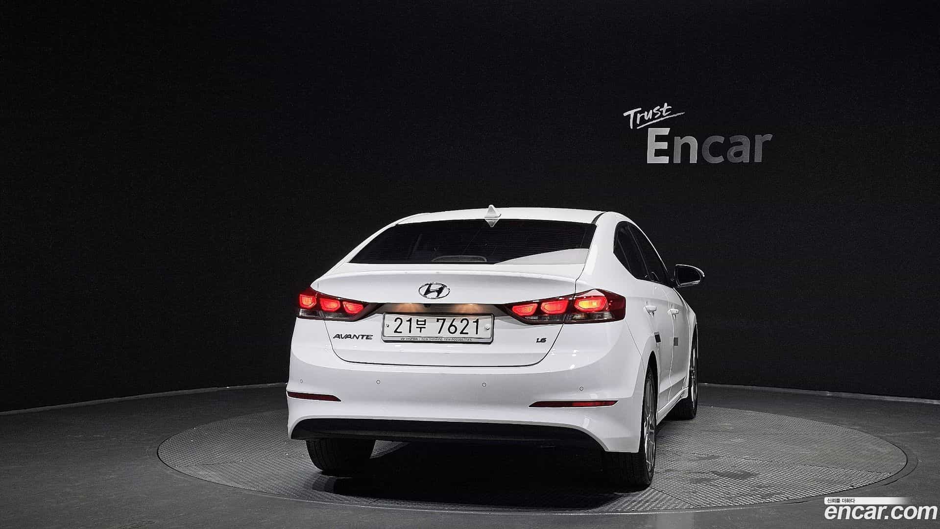 AVANTE Hyundai 2017.10-OUTER-004