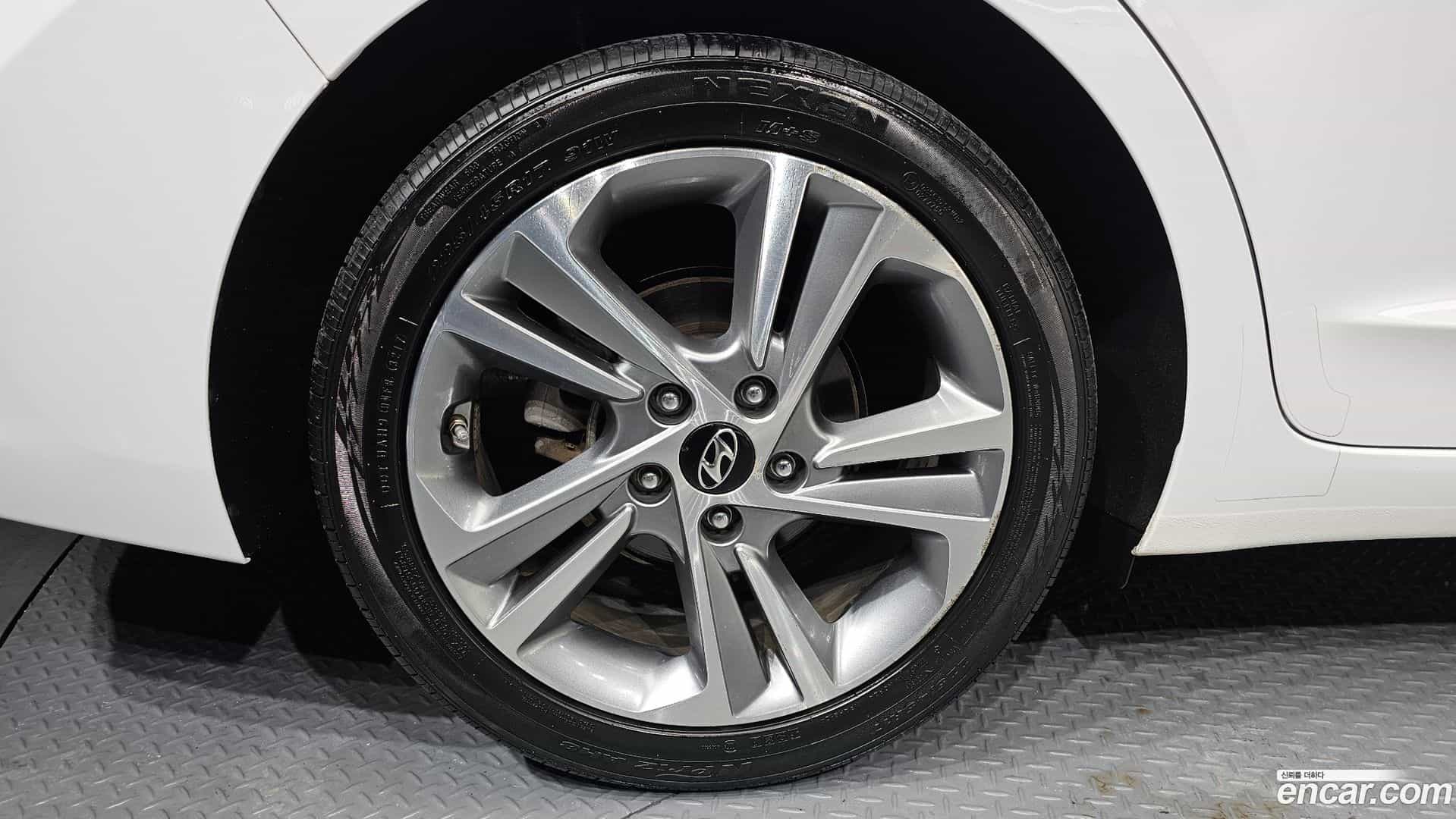 AVANTE Hyundai 2017.10-OUTER-005