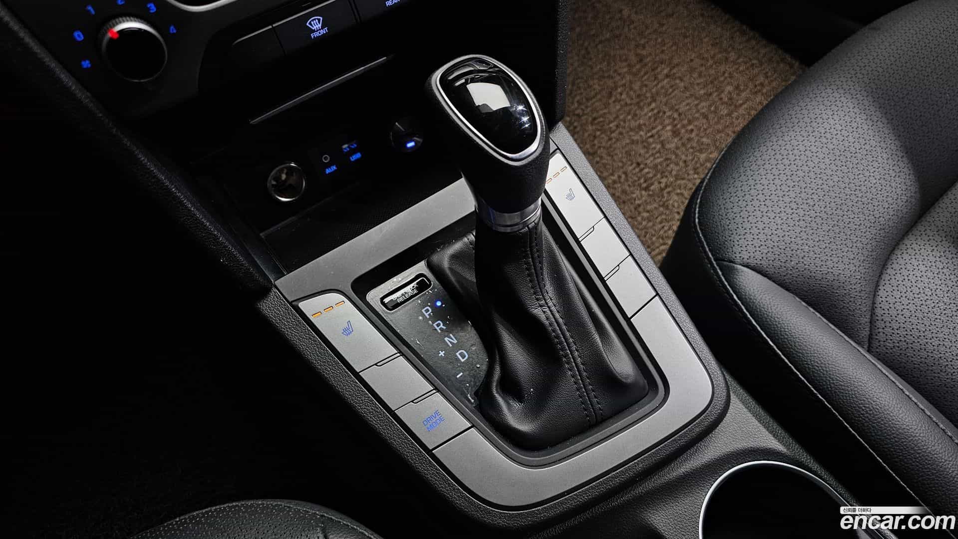 AVANTE Hyundai 2017.10-INNER-009