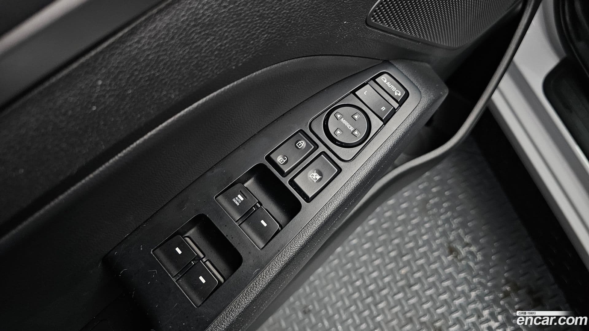 Main__Slider__Photo:AVANTE Hyundai 2017.10-13