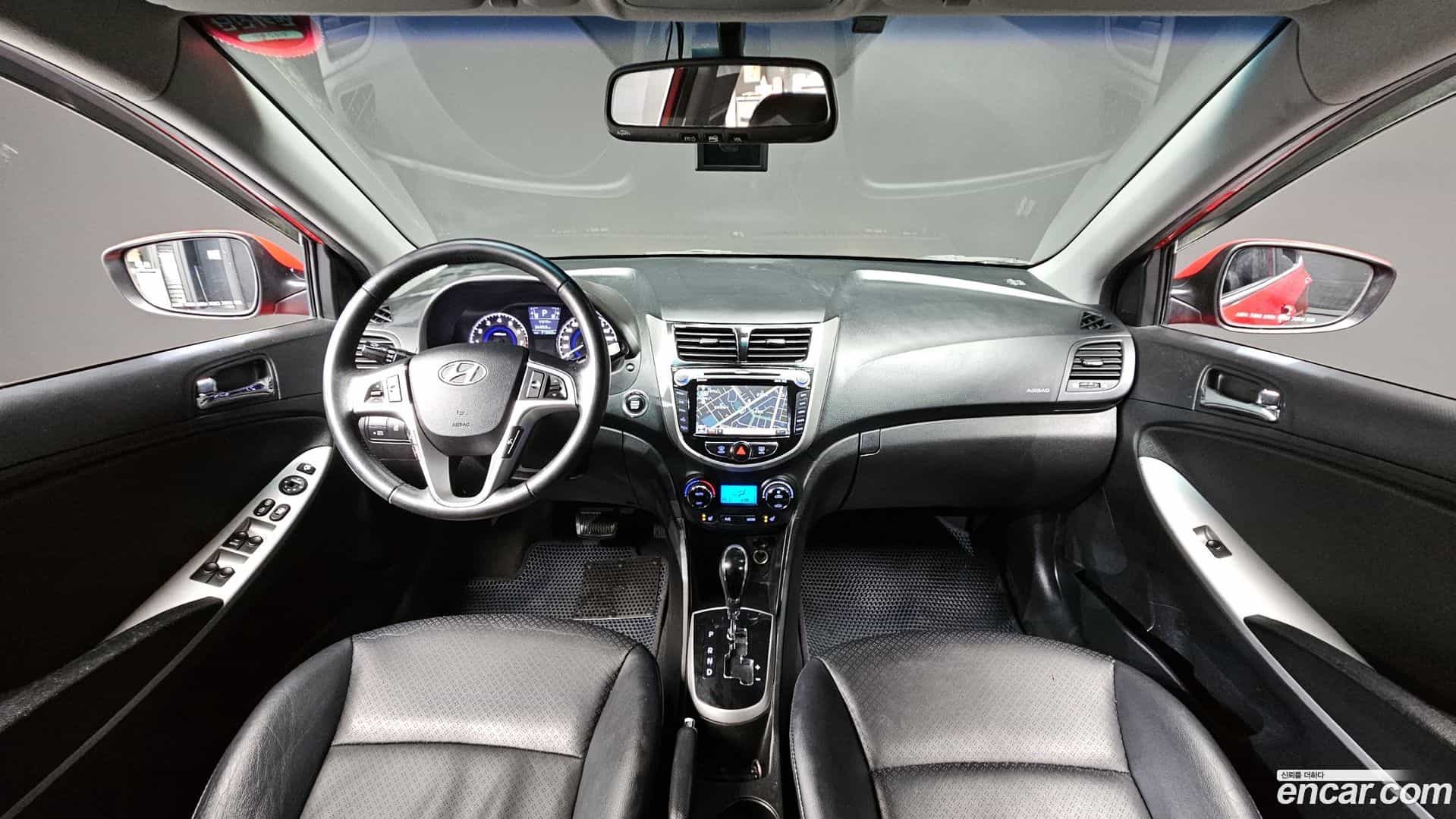 Accent Hyundai 2011.3-INNER-007