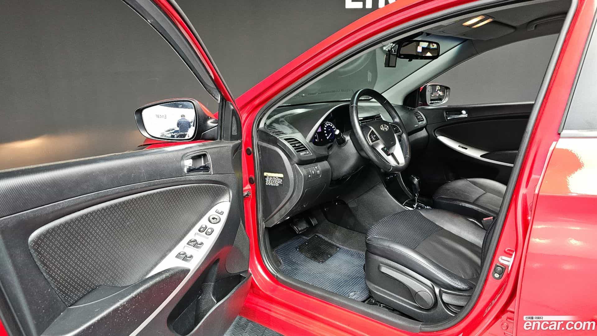 Accent Hyundai 2011.3-OPTION-015