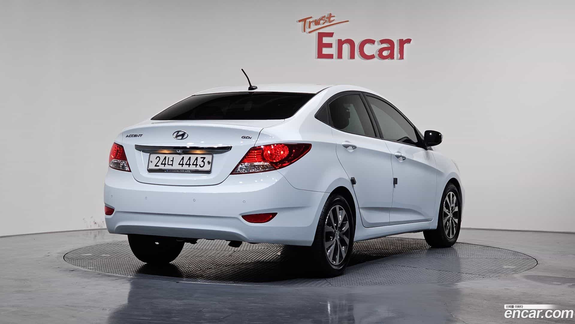 Accent Hyundai 2014.3-OUTER-002