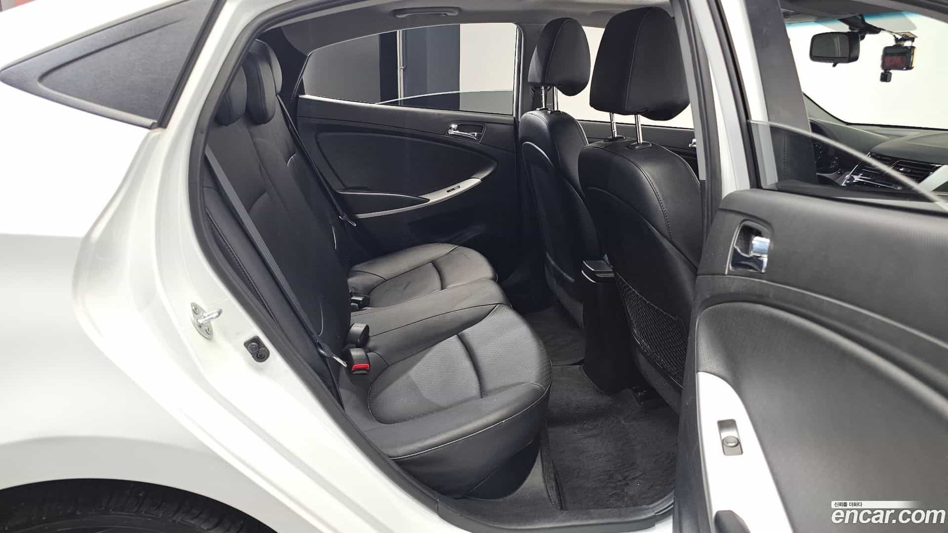 Accent Hyundai 2014.3-OPTION-016