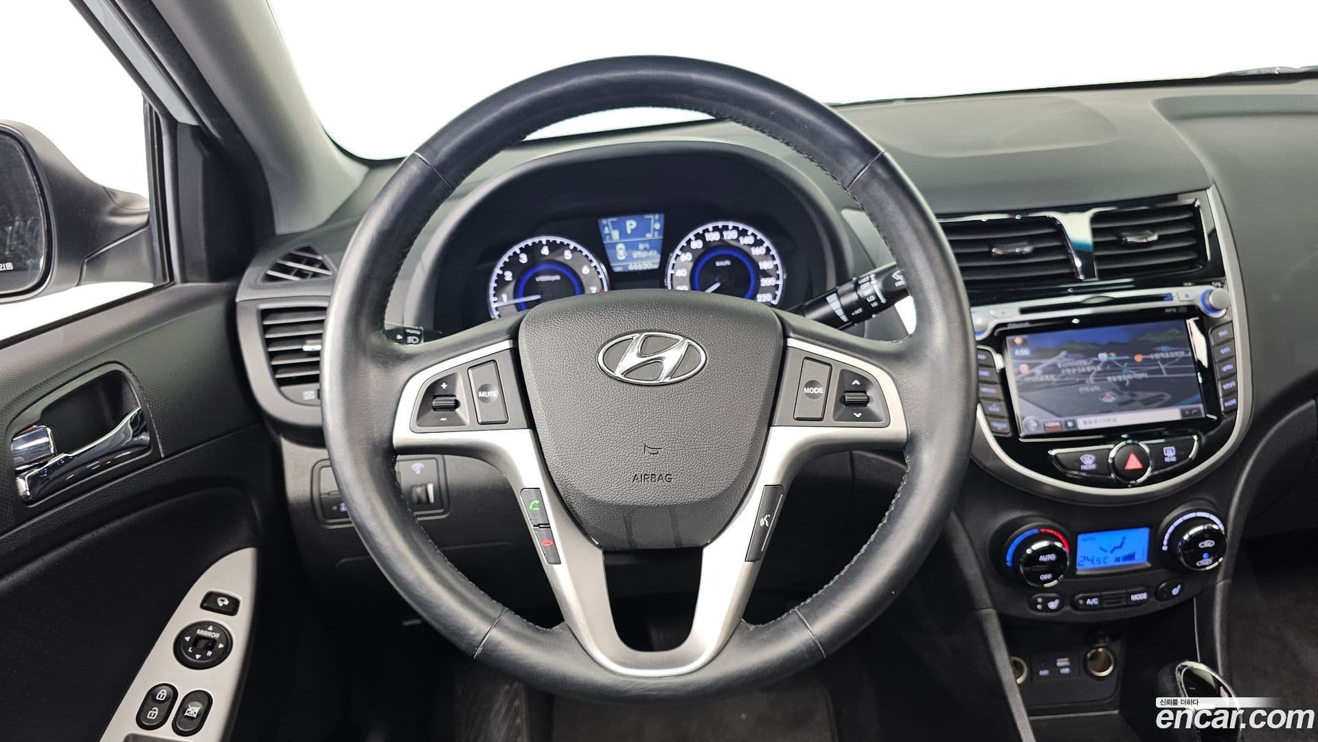 Main__Slider__Photo:Accent Hyundai 2014.3-13