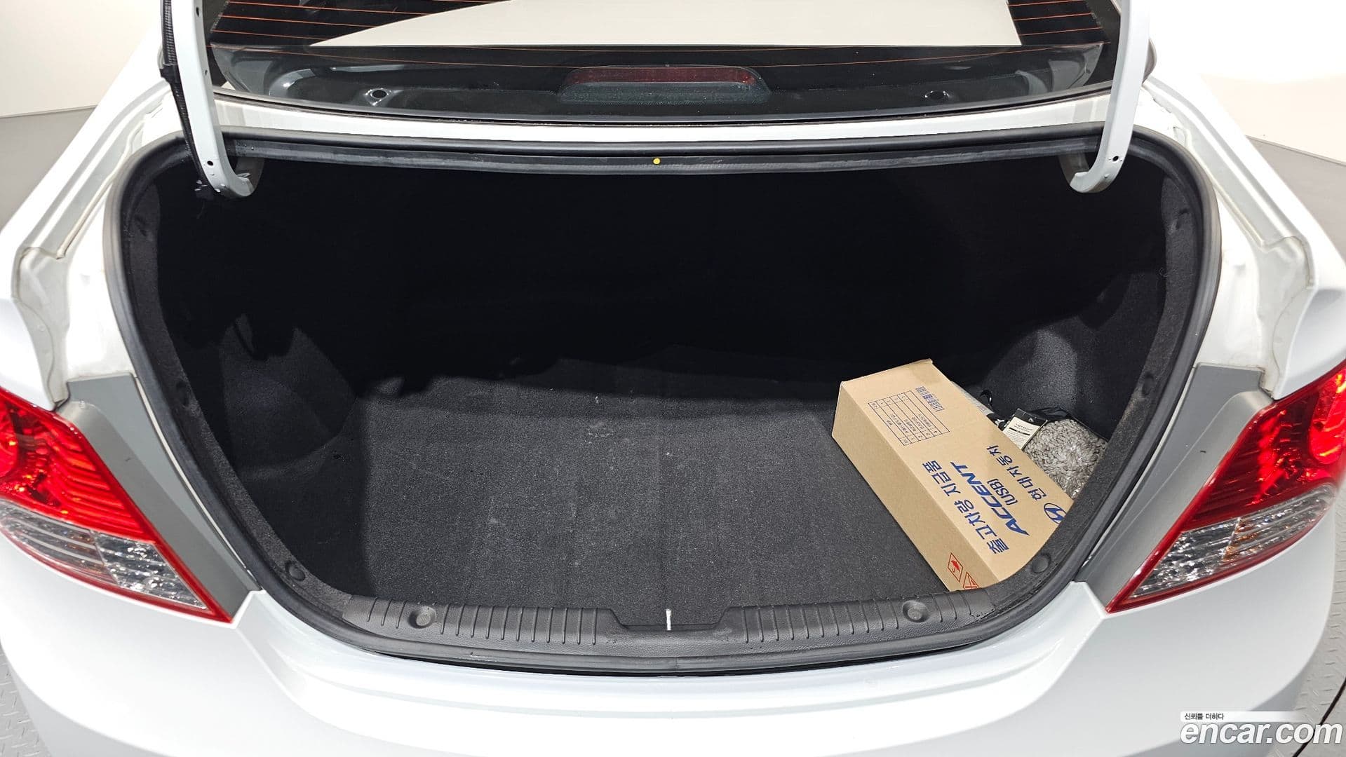 Main__Slider__Photo:Accent Hyundai 2014.3-20