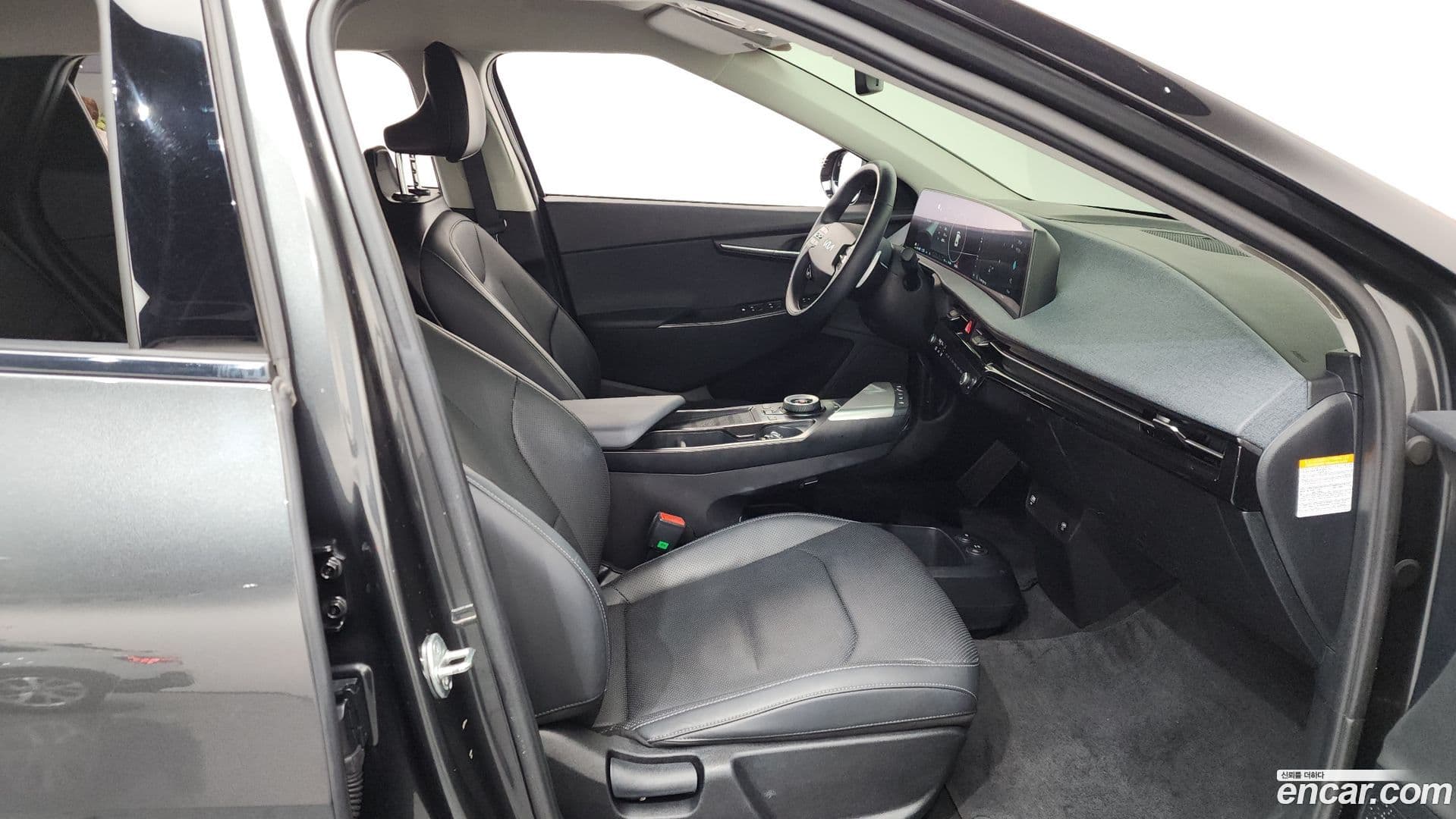 Main__Slider__Photo:EV6 Kia 2023.4-10