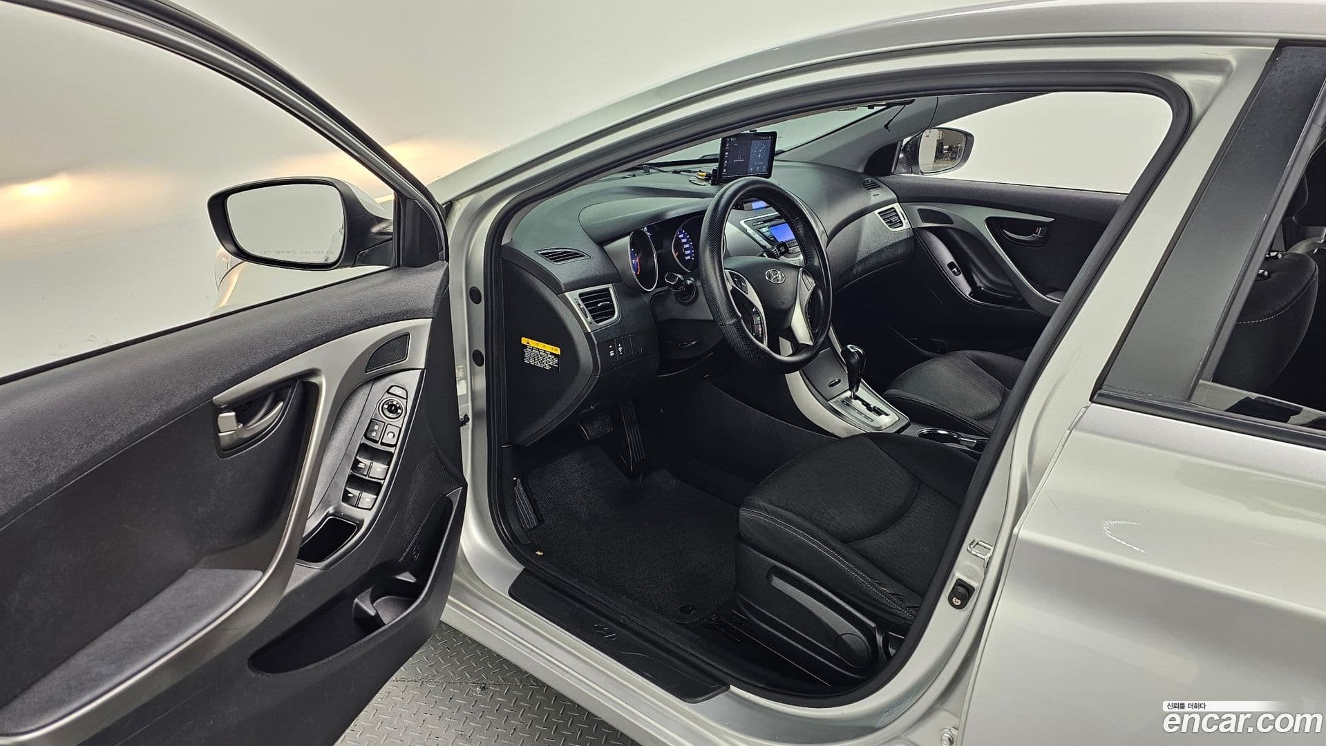 Main__Slider__Photo:AVANTE Hyundai 2011.11-10