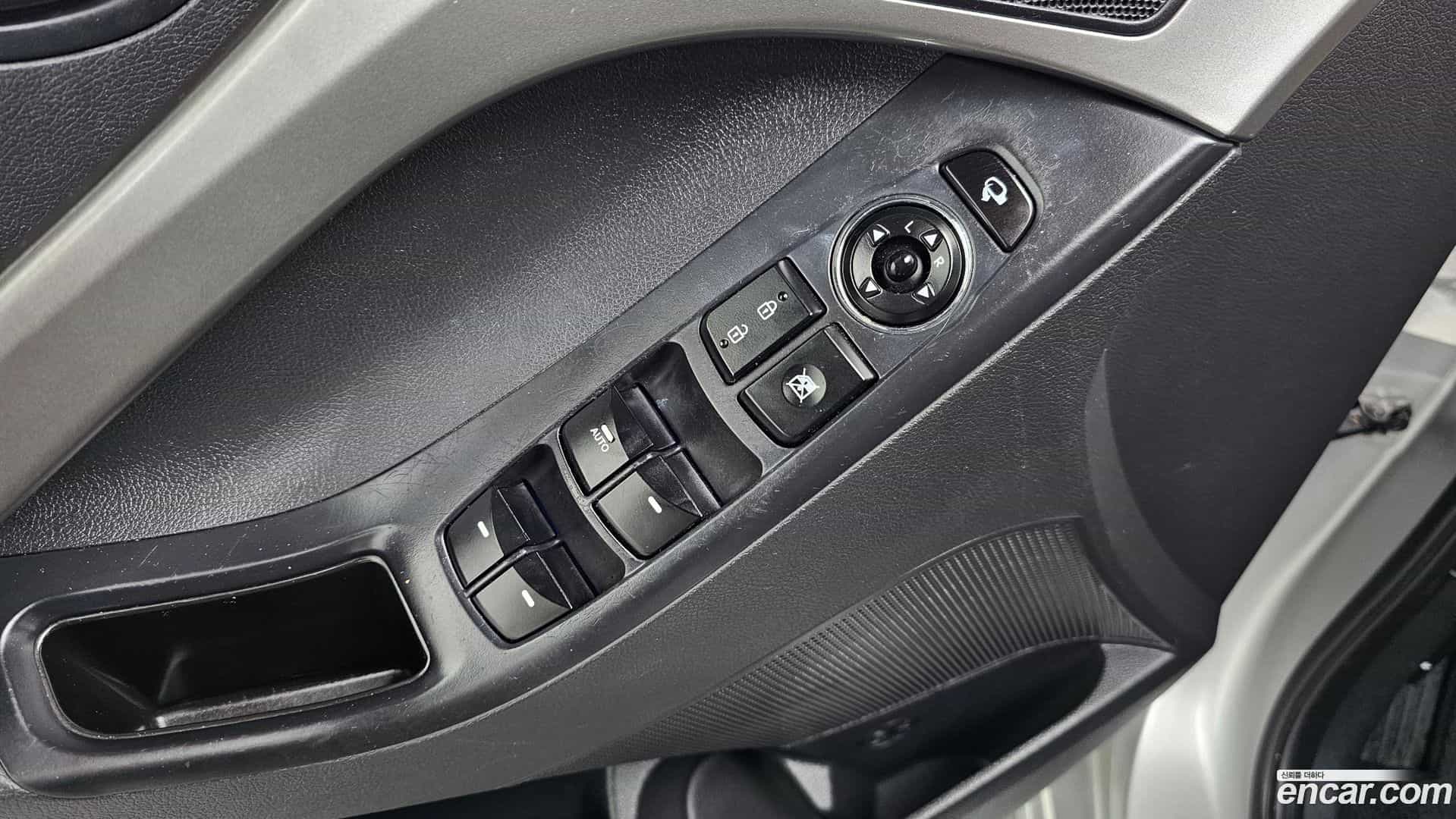 AVANTE Hyundai 2011.11-OPTION-021