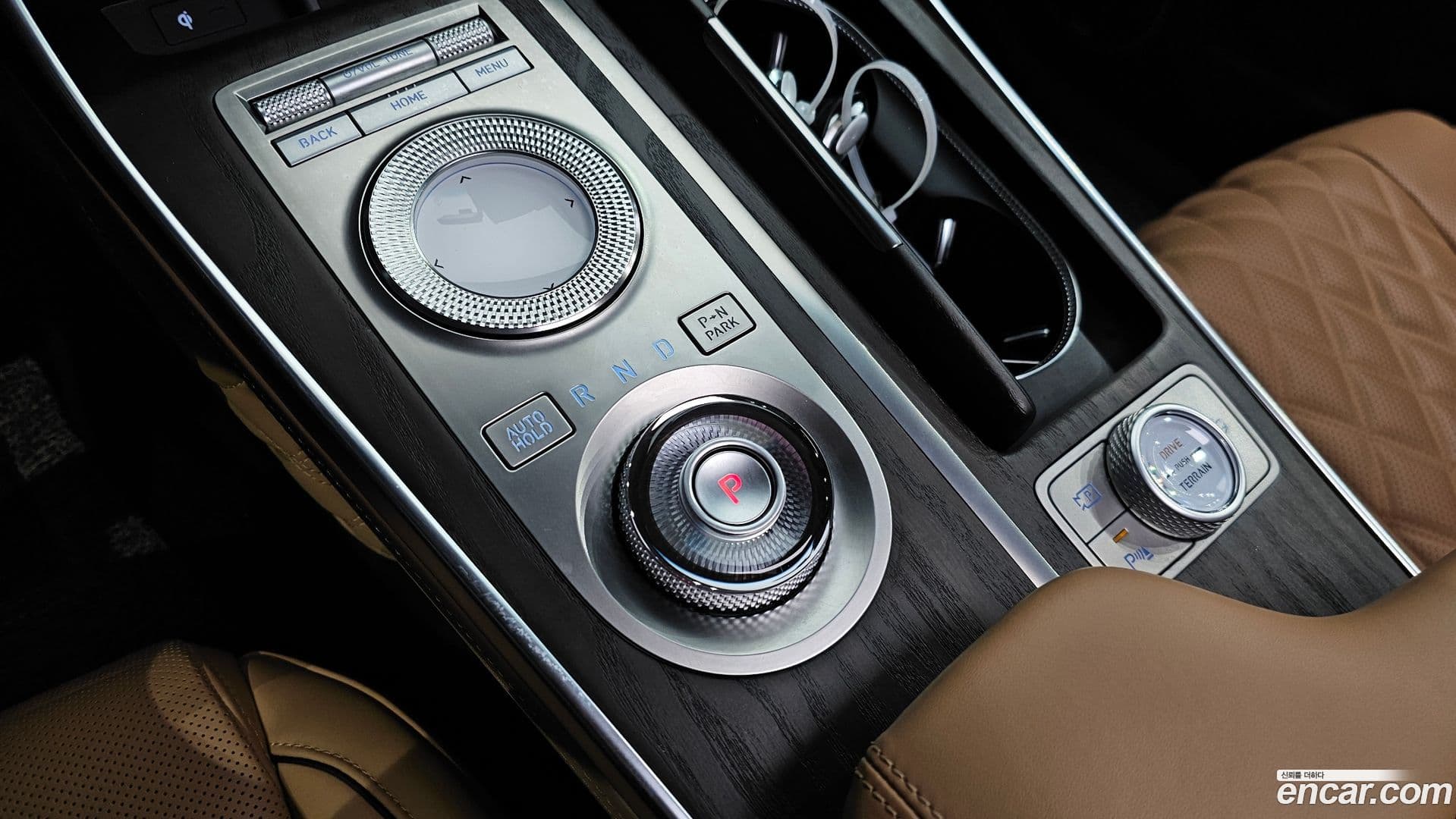 Main__Slider__Photo:GV80 Genesis 2021.10-8