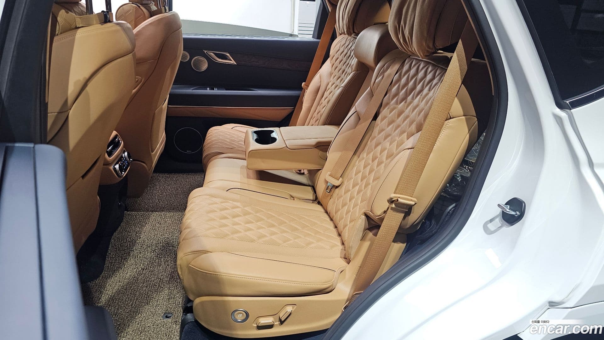 Main__Slider__Photo:GV80 Genesis 2021.10-10