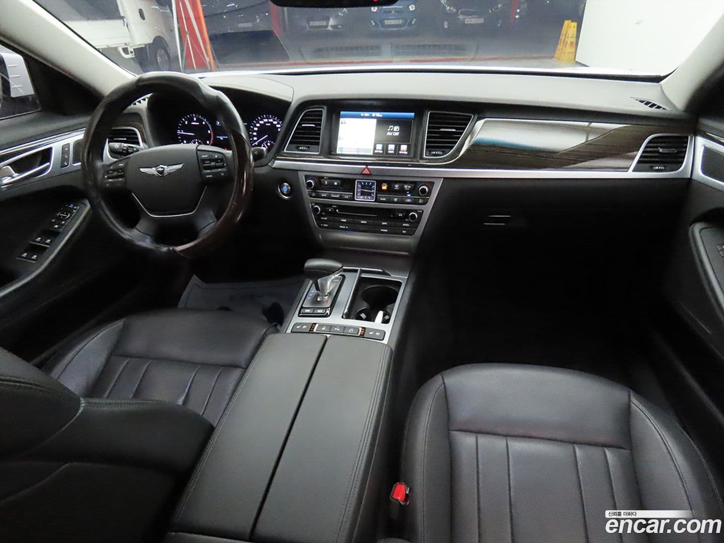 Main__Slider__Photo:G80 Genesis 2018.7-4