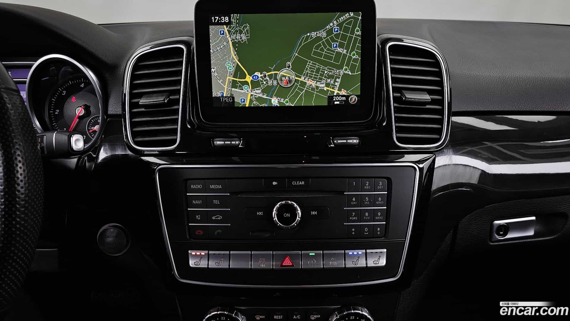 GLE-Class Mercedes-Benz 2017.5-OPTION-018