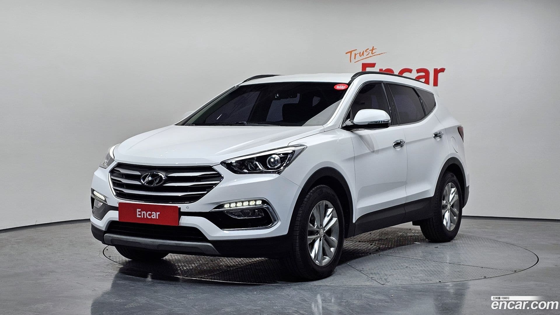Main__Slider__Photo:Santafe Hyundai 2017.10-0