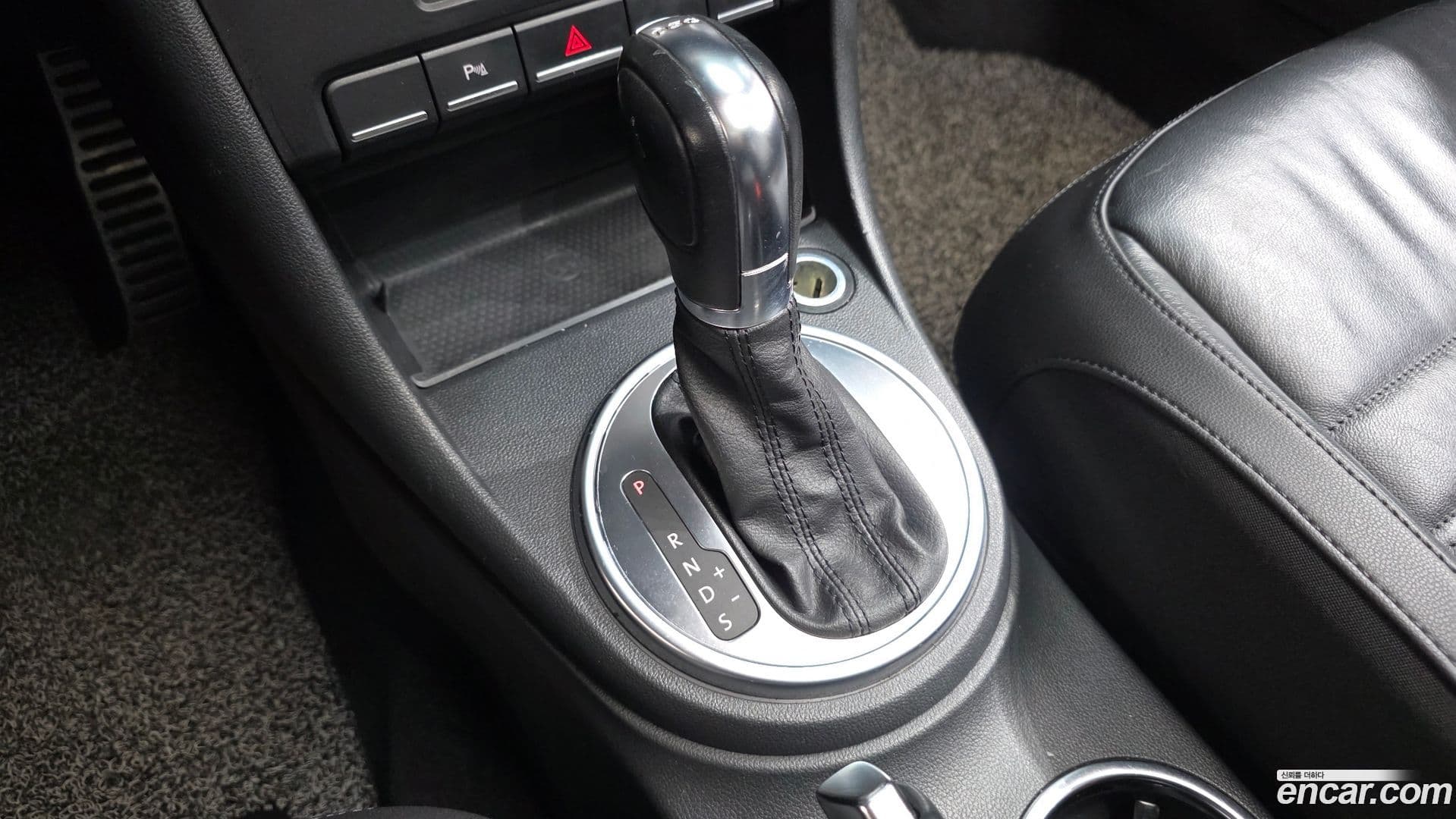 Main__Slider__Photo:Beatle Volkswagen 2014.3-8