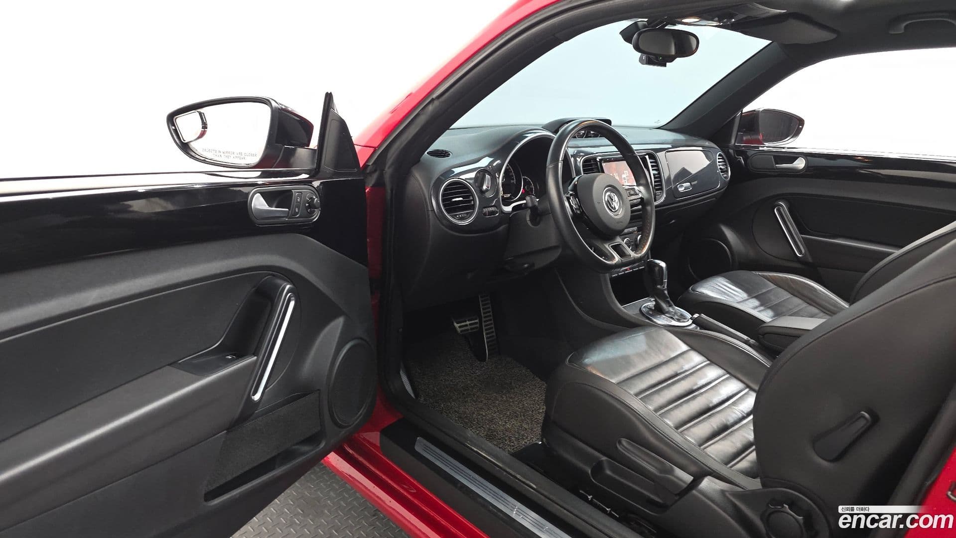 Main__Slider__Photo:Beatle Volkswagen 2014.3-9