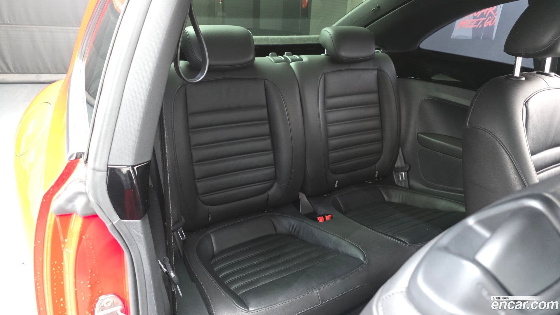 Main__Slider__Photo:Beatle Volkswagen 2014.3-11