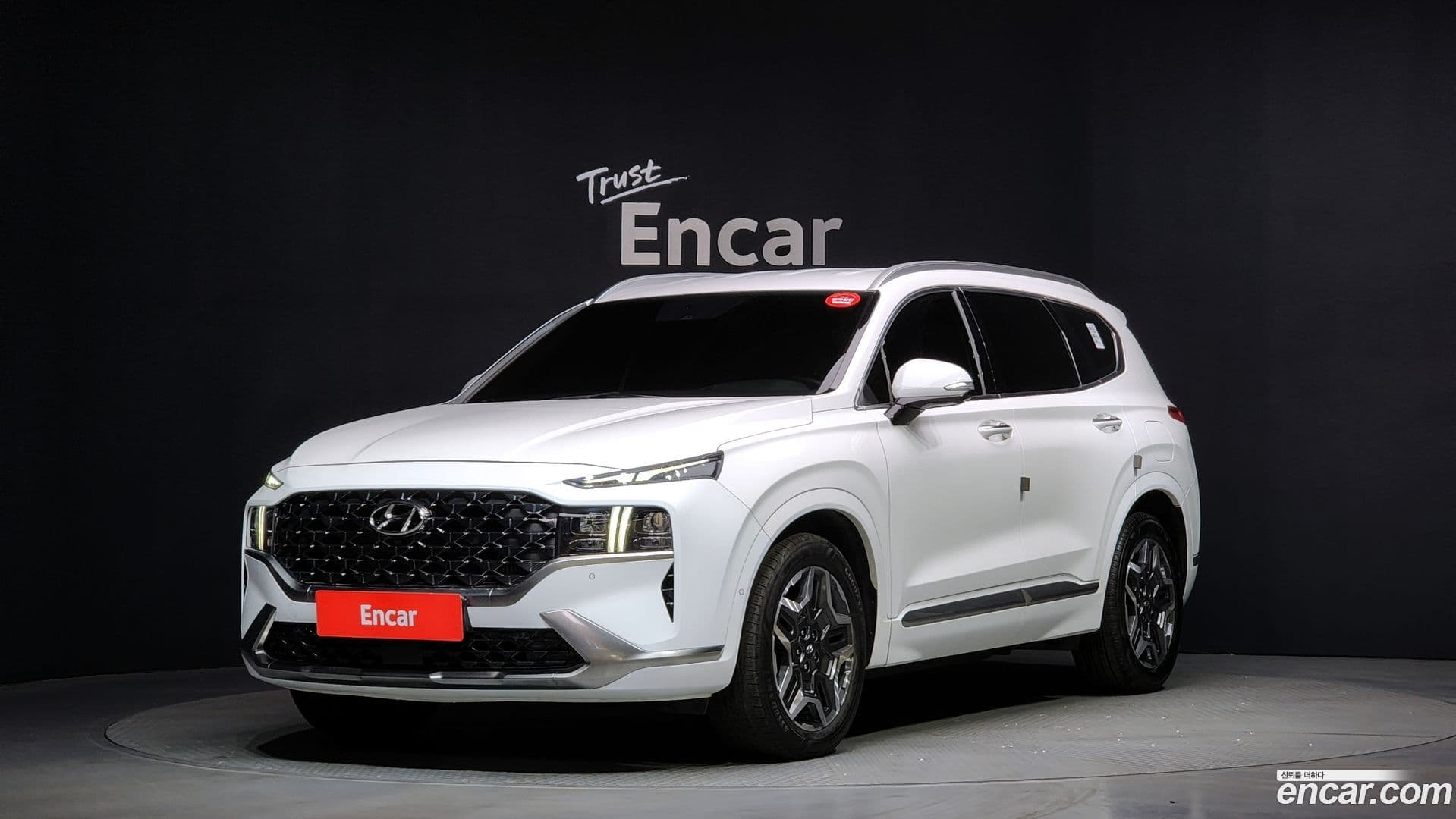 Main__Slider__Photo:Santafe Hyundai 2022.0-0