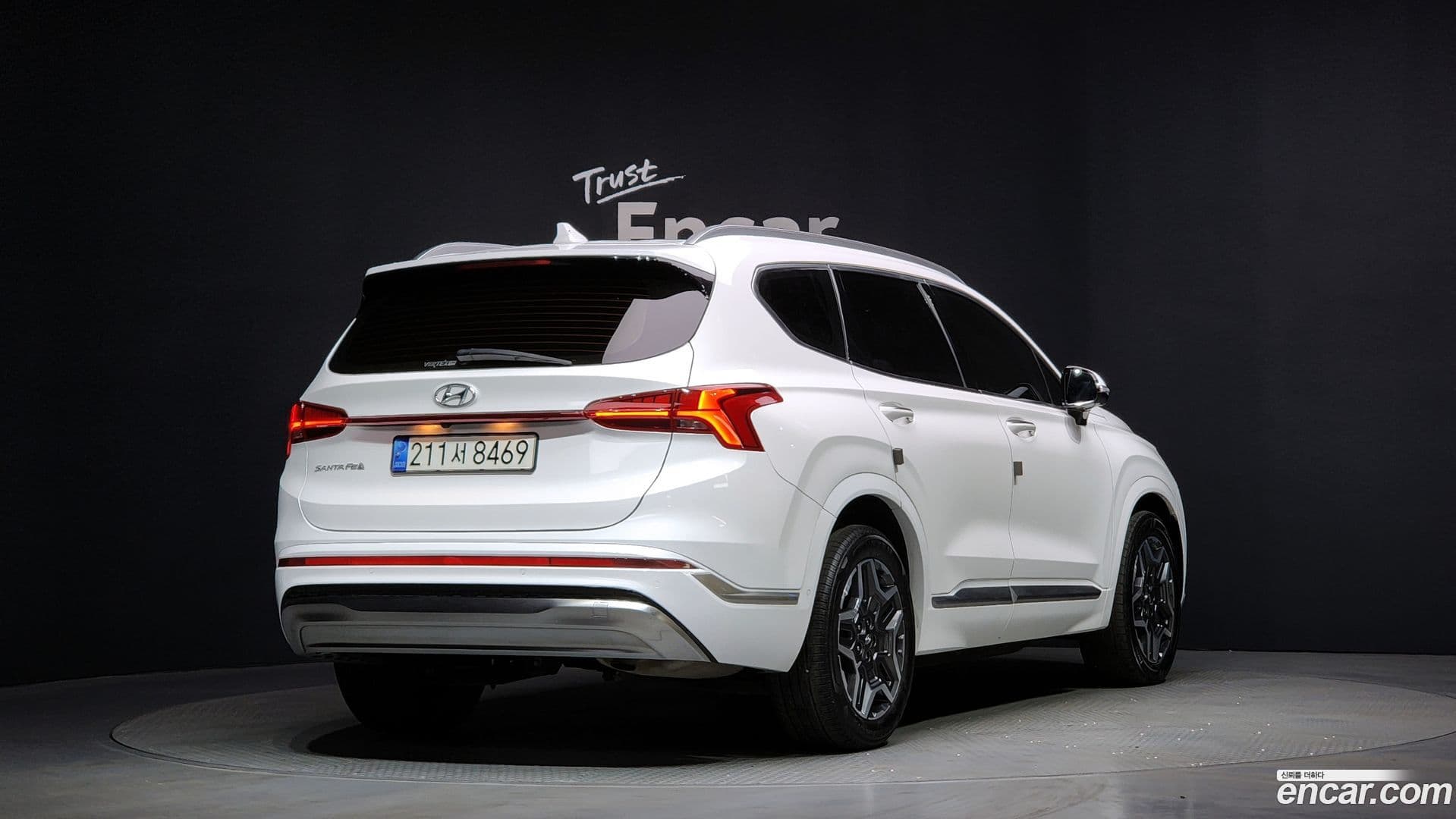 Main__Slider__Photo:Santafe Hyundai 2022.0-1