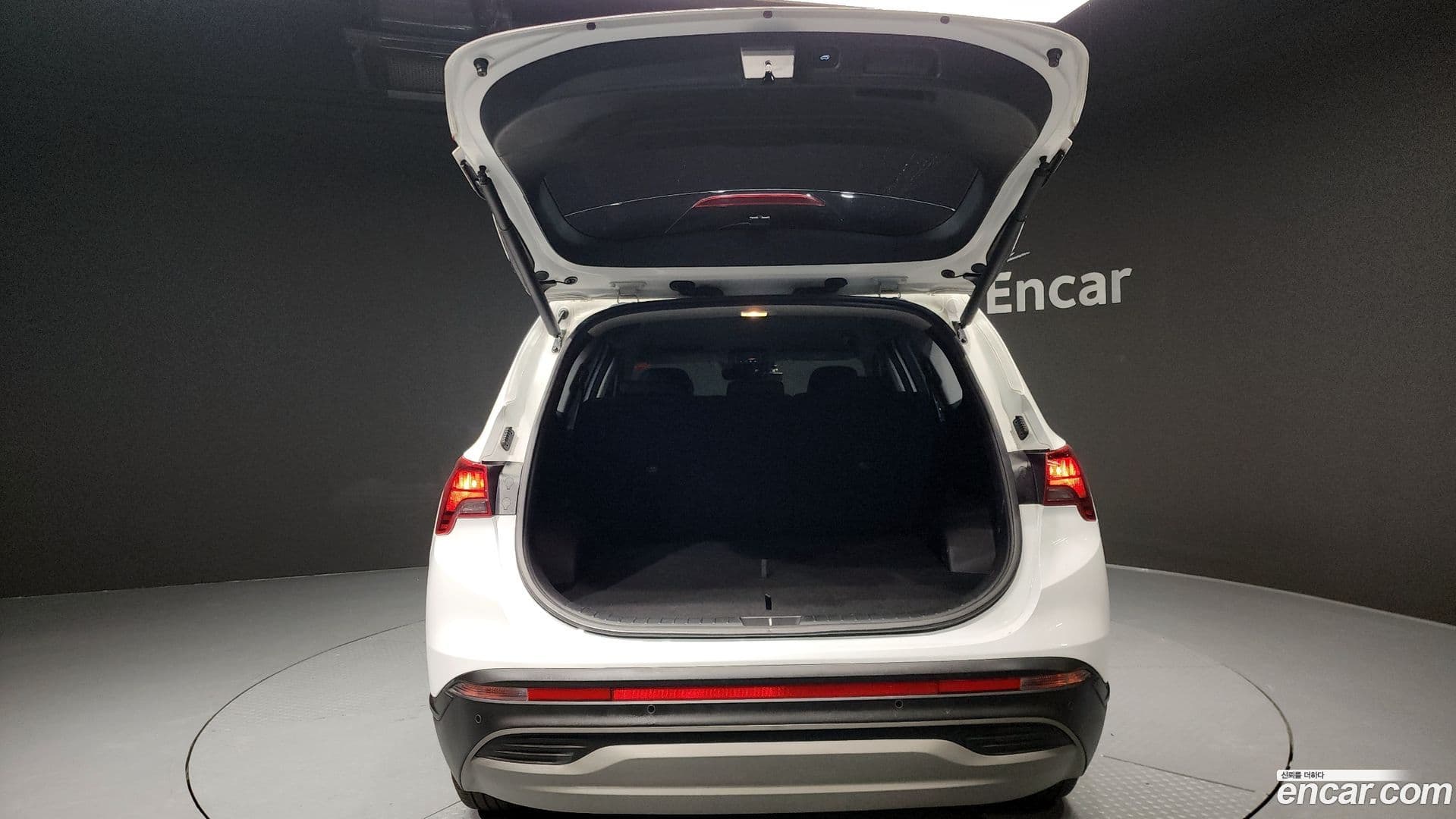 Main__Slider__Photo:Santafe Hyundai 2021.7-19