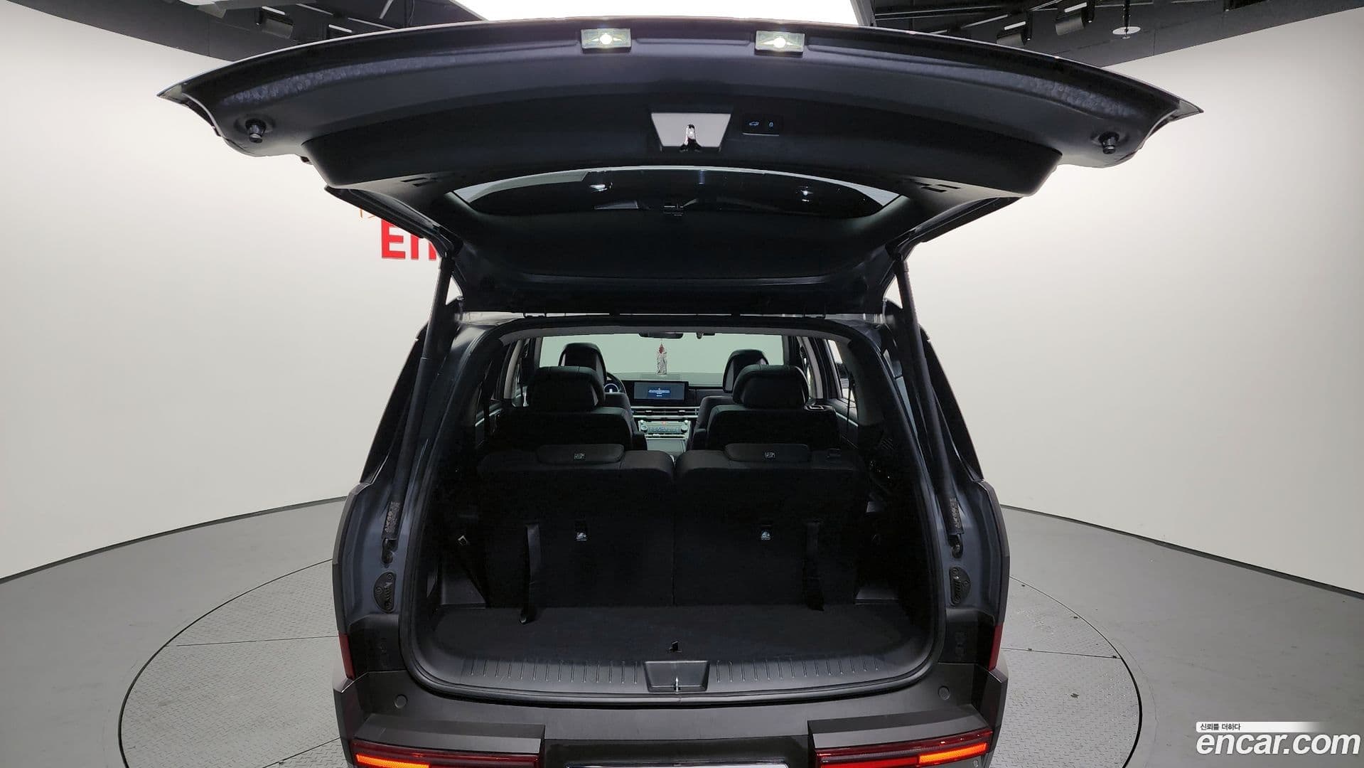 Main__Slider__Photo:Santafe Hyundai 2024.0-19