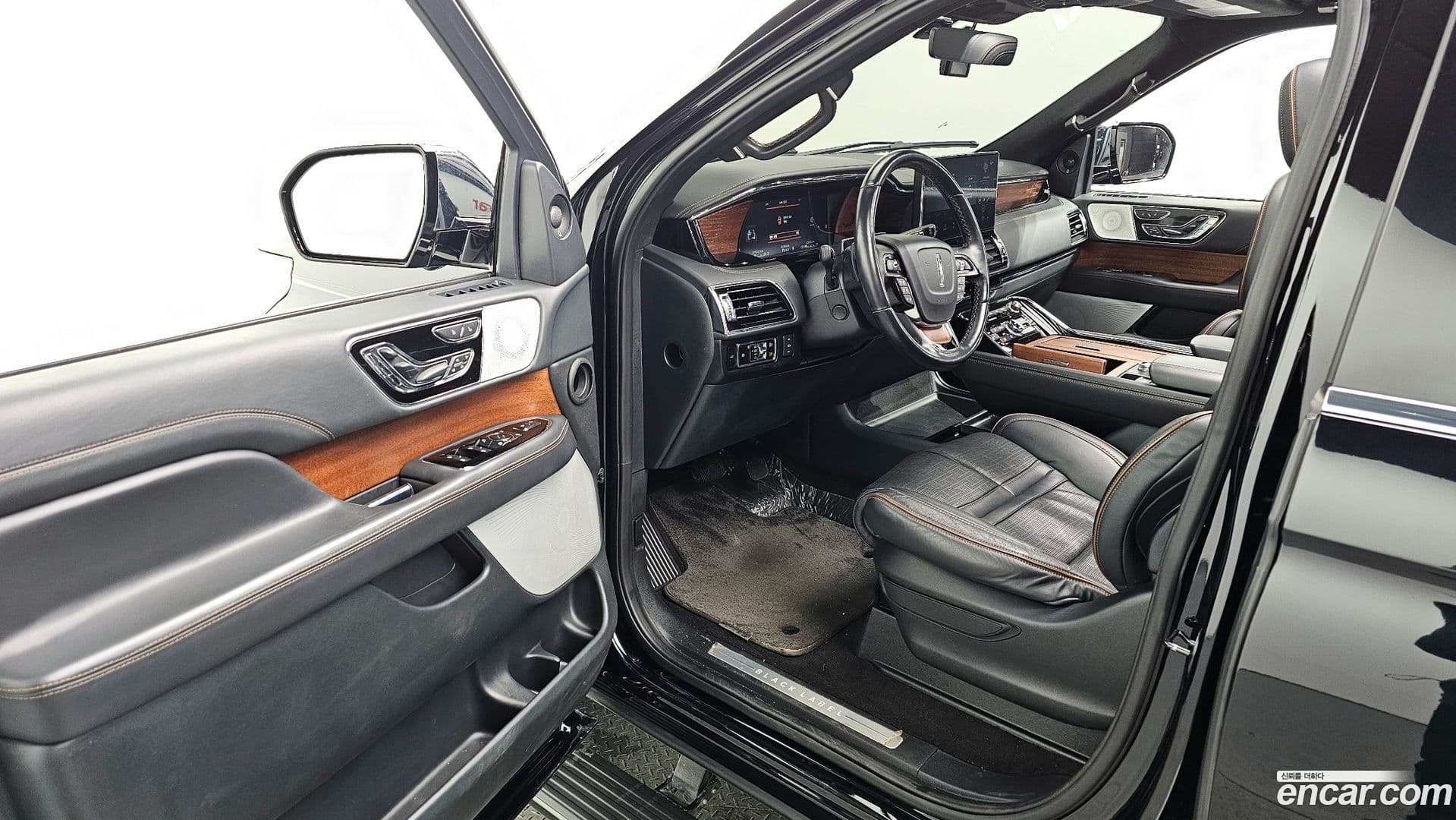 Main__Slider__Photo:Navigator Lincoln 2023.6-9