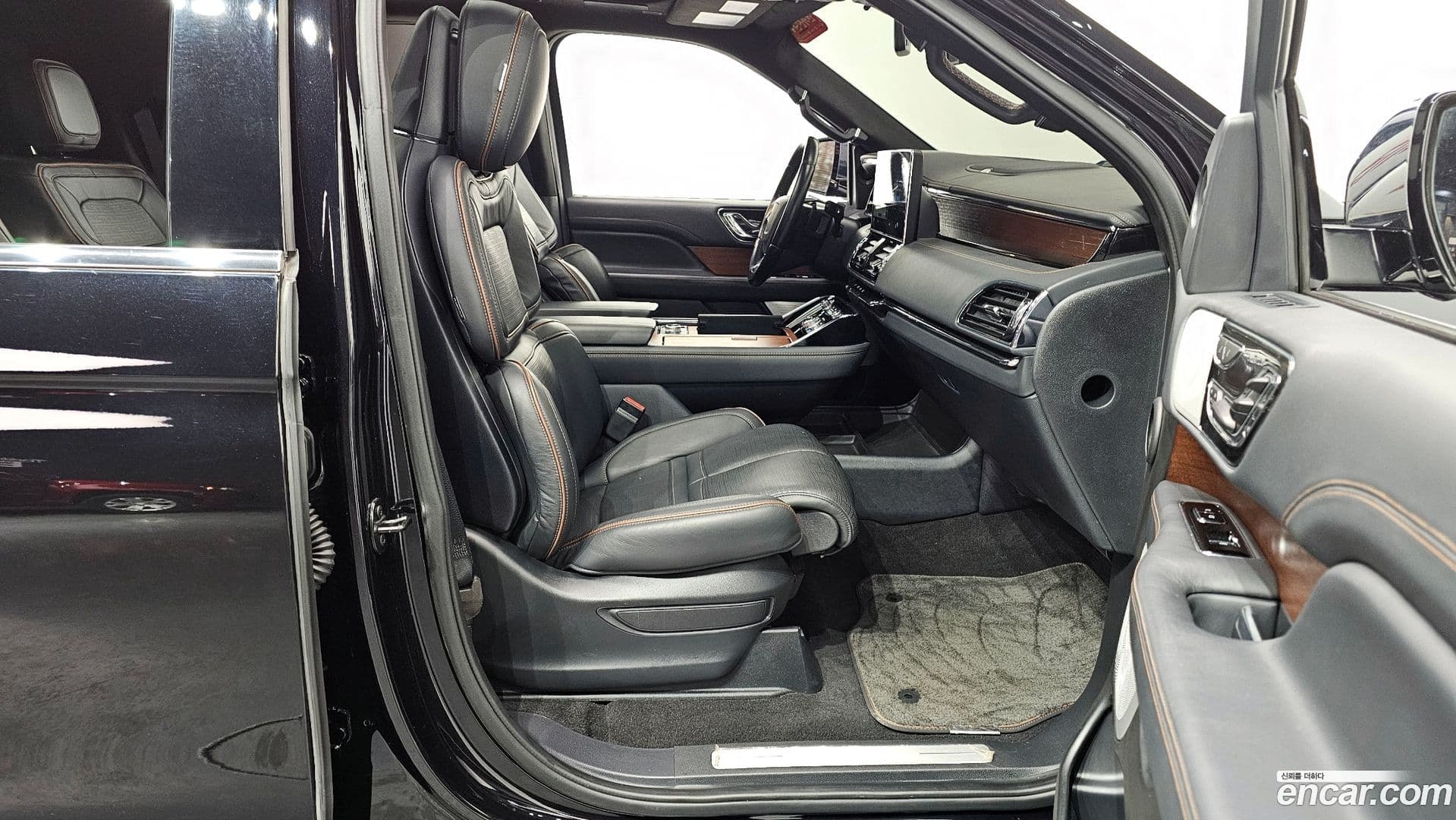 Main__Slider__Photo:Navigator Lincoln 2023.6-10