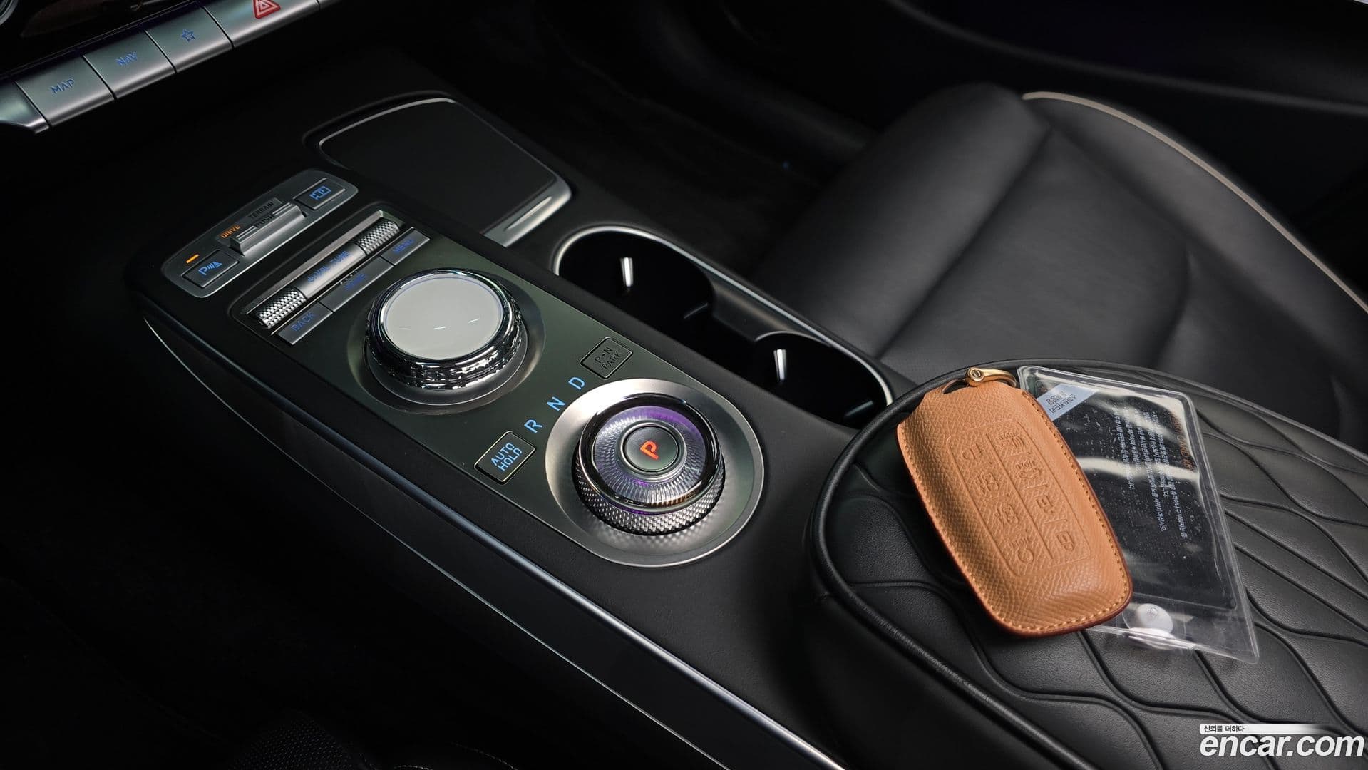 Main__Slider__Photo:GV70 Genesis 2022.3-8