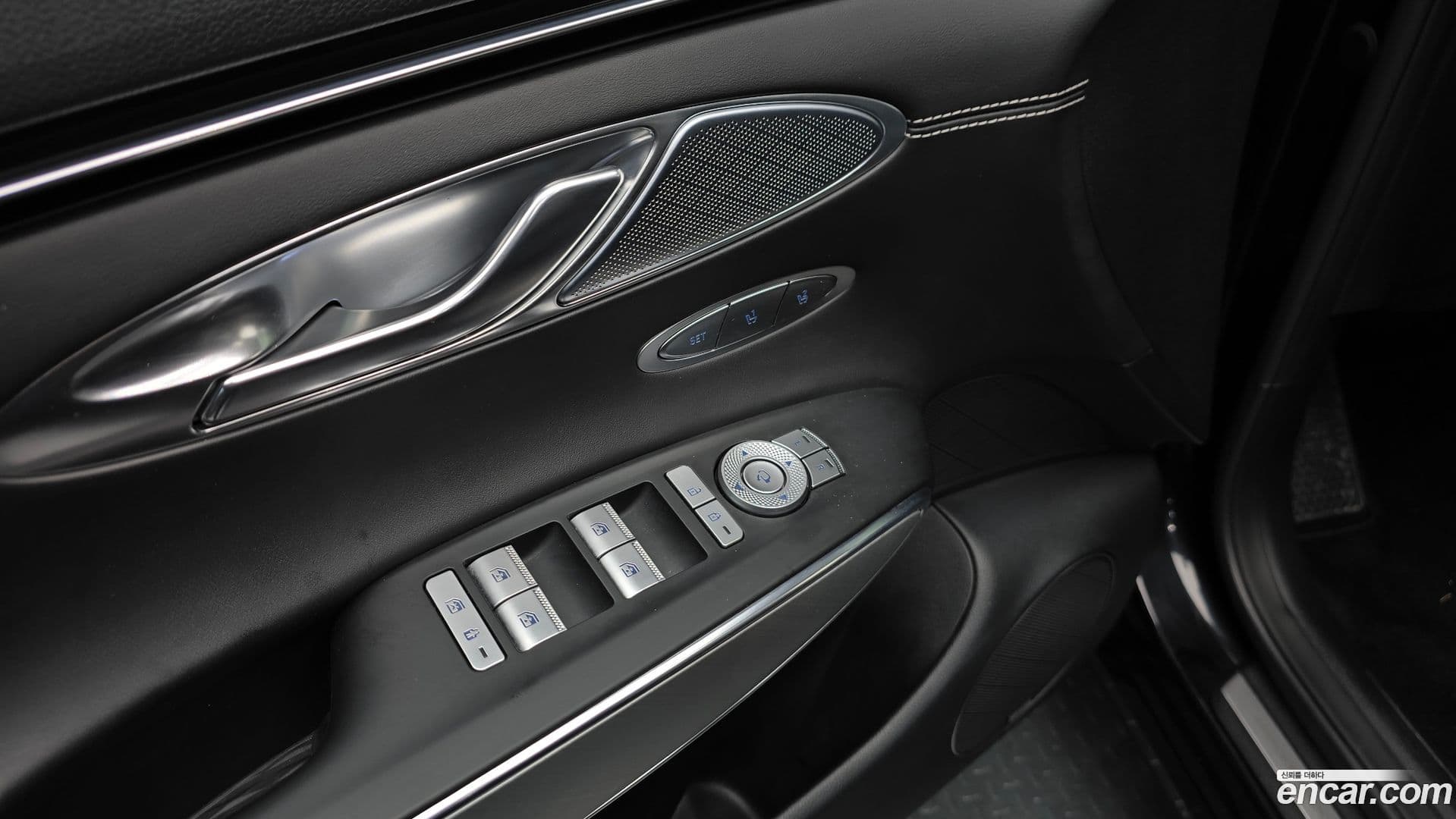 Main__Slider__Photo:GV70 Genesis 2022.3-16